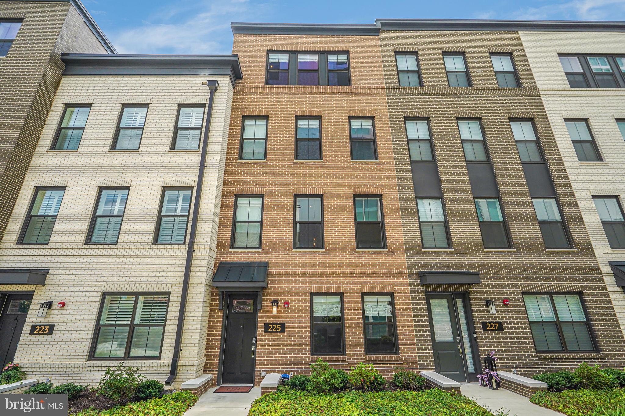OLD TOWN NORTH - Residential