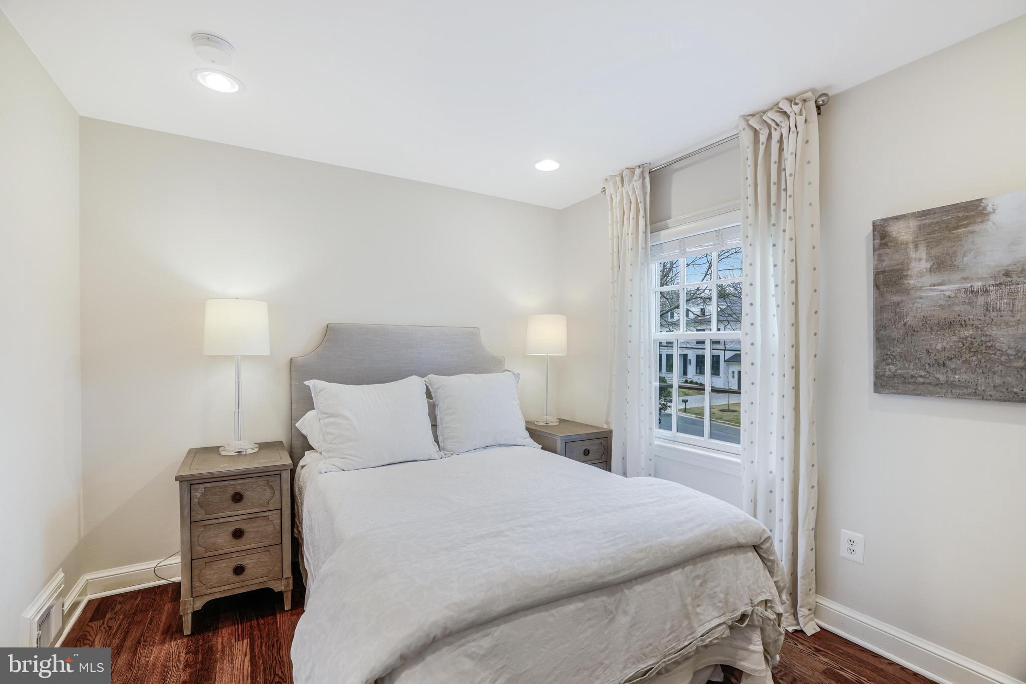 BRIGGS AND HOOPERS - Residential