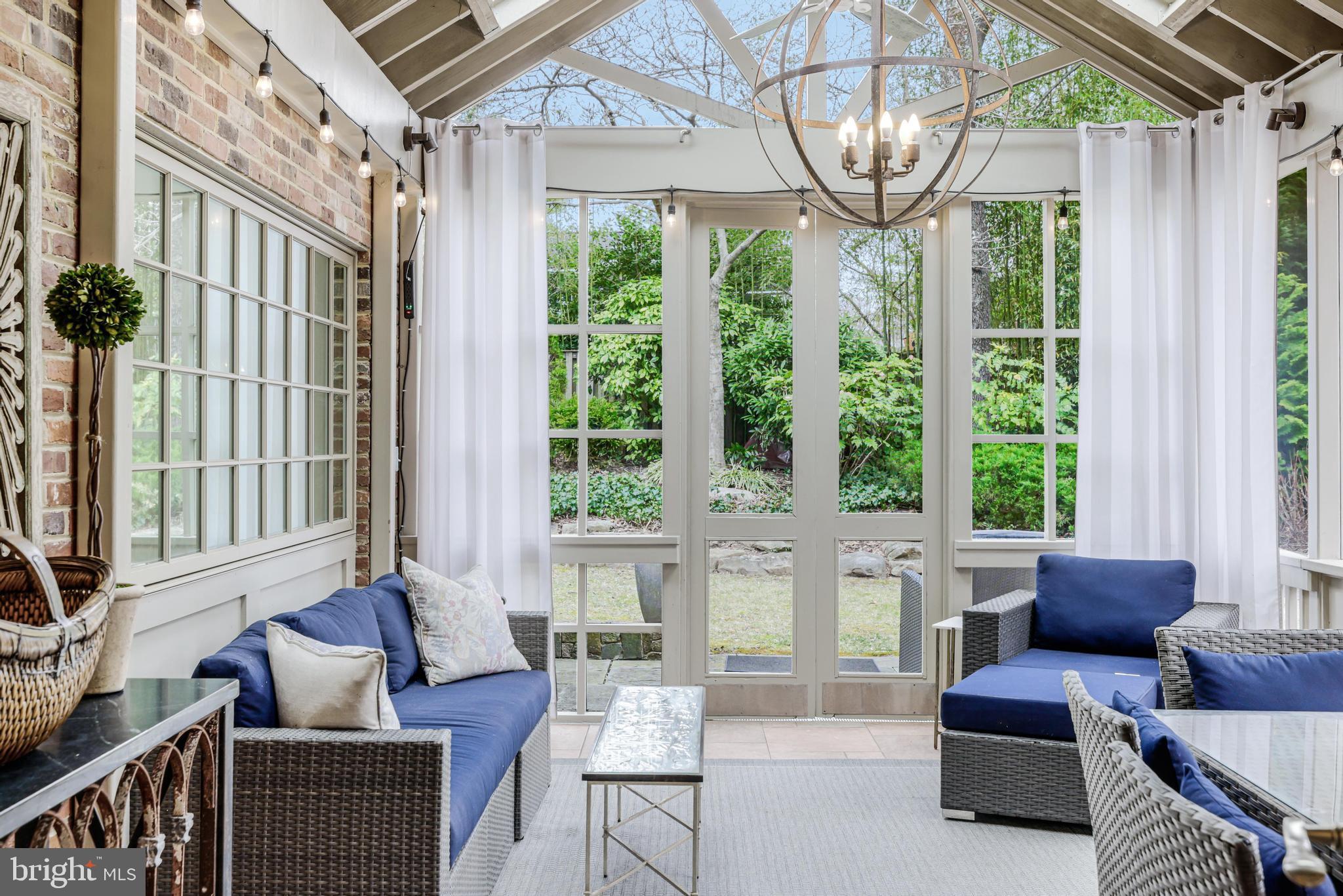 BRIGGS AND HOOPERS - Residential