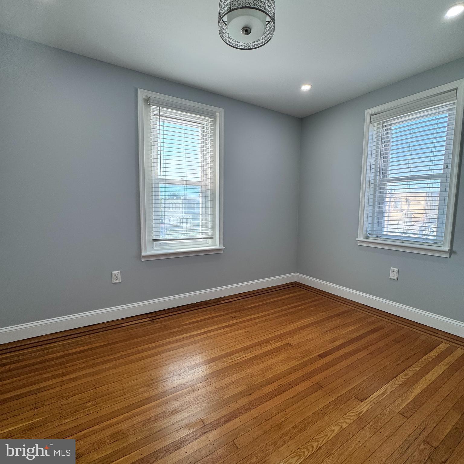 PORT RICHMOND - Residential