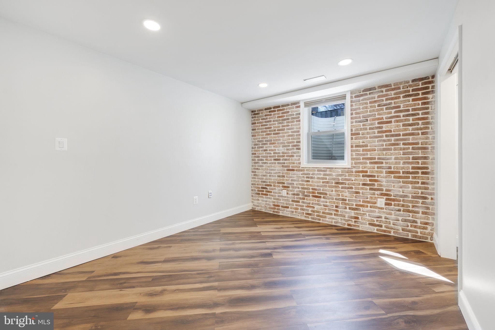 WINDSOR PARK - Residential