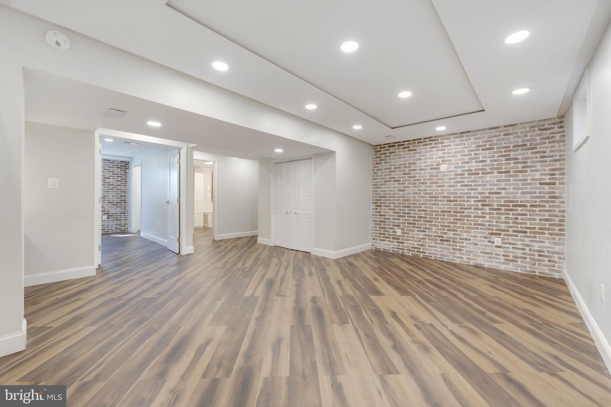 WINDSOR PARK - Residential