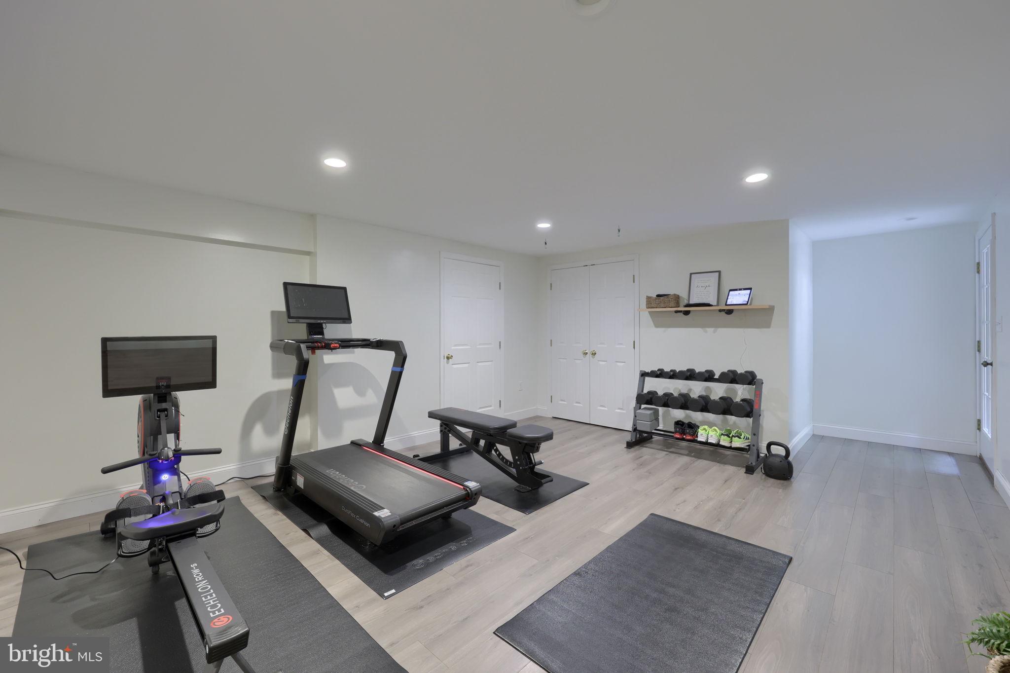 COUNTRY MILLS - Residential