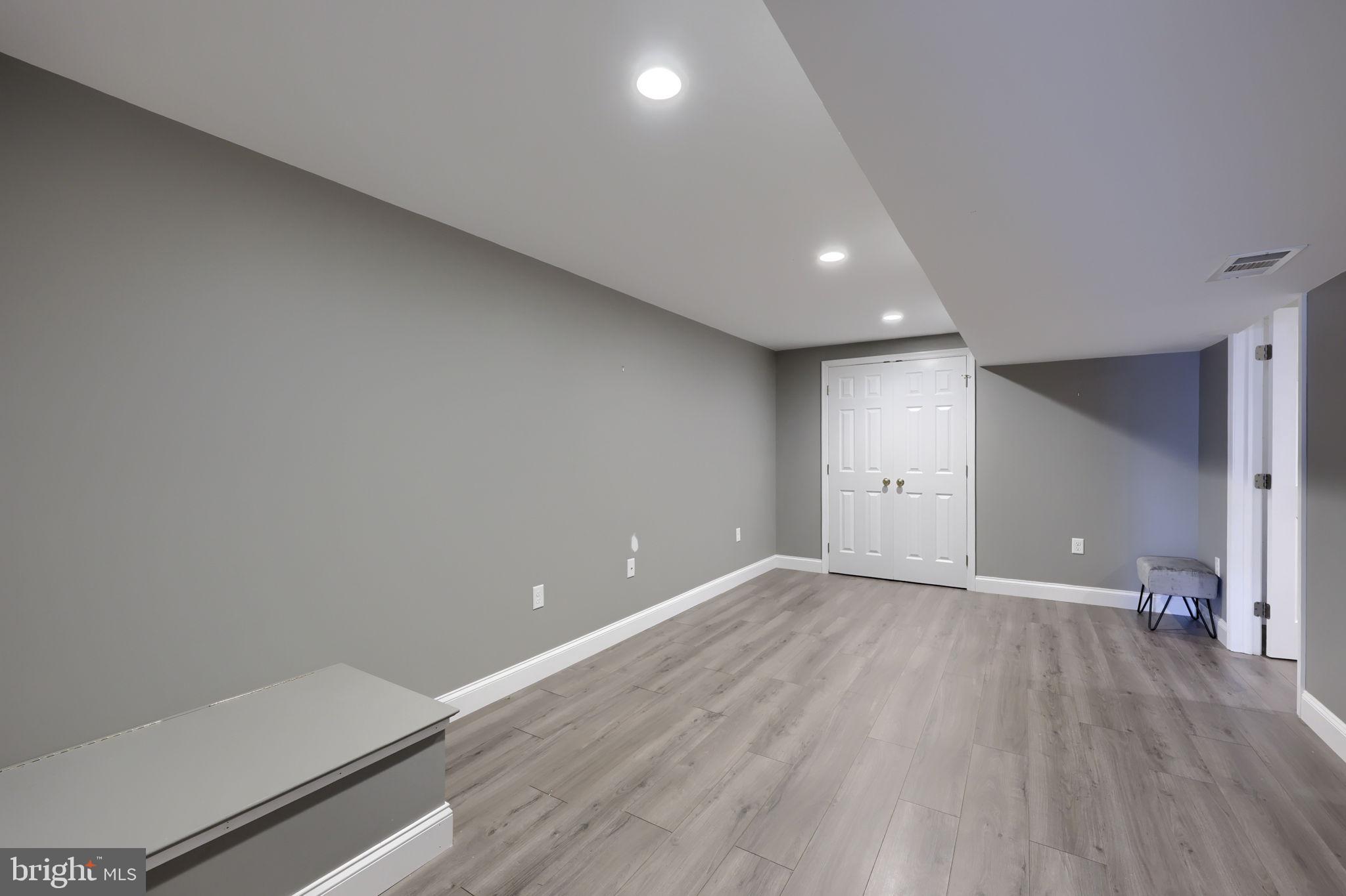COUNTRY MILLS - Residential