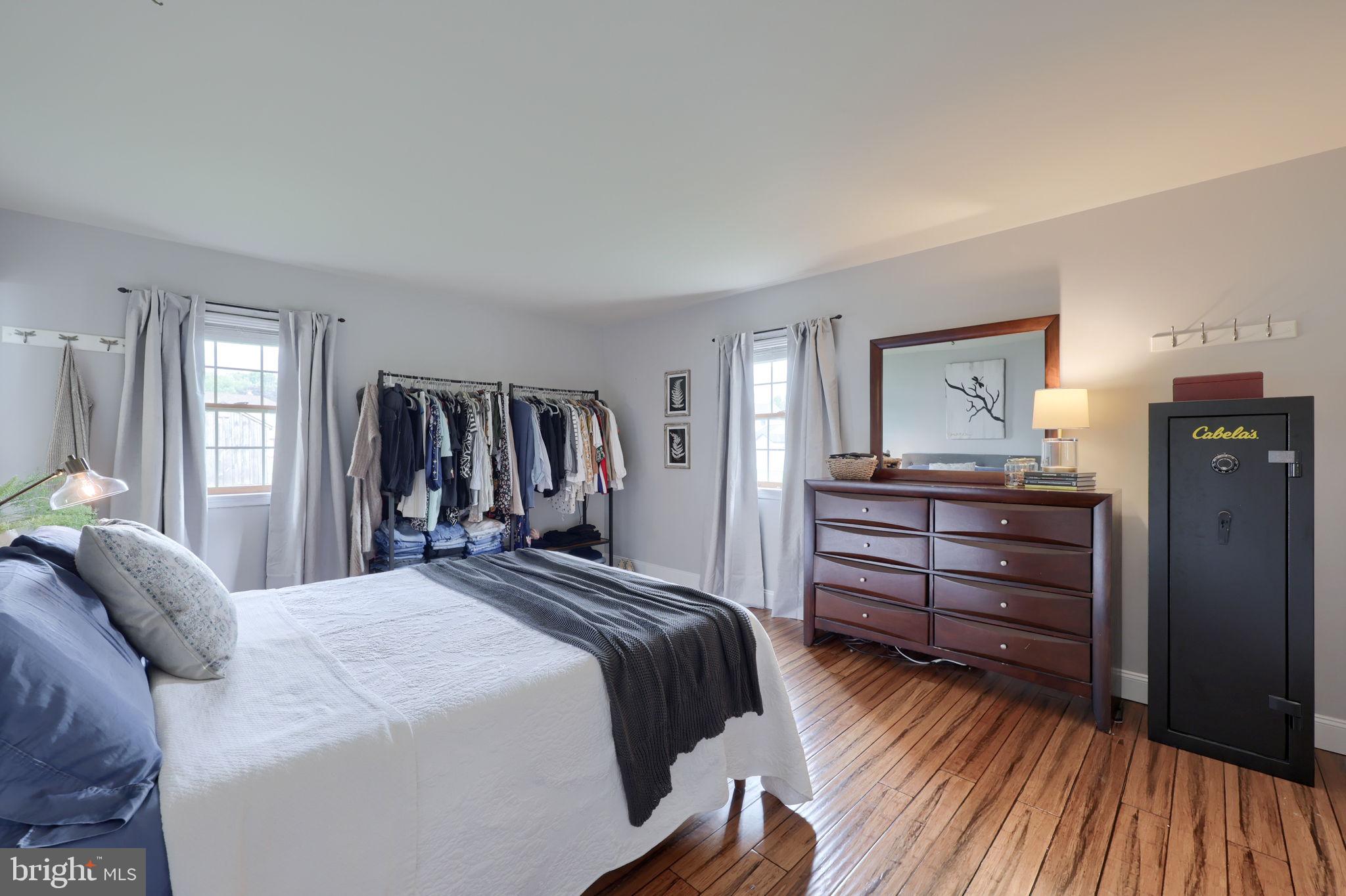 COUNTRY MILLS - Residential