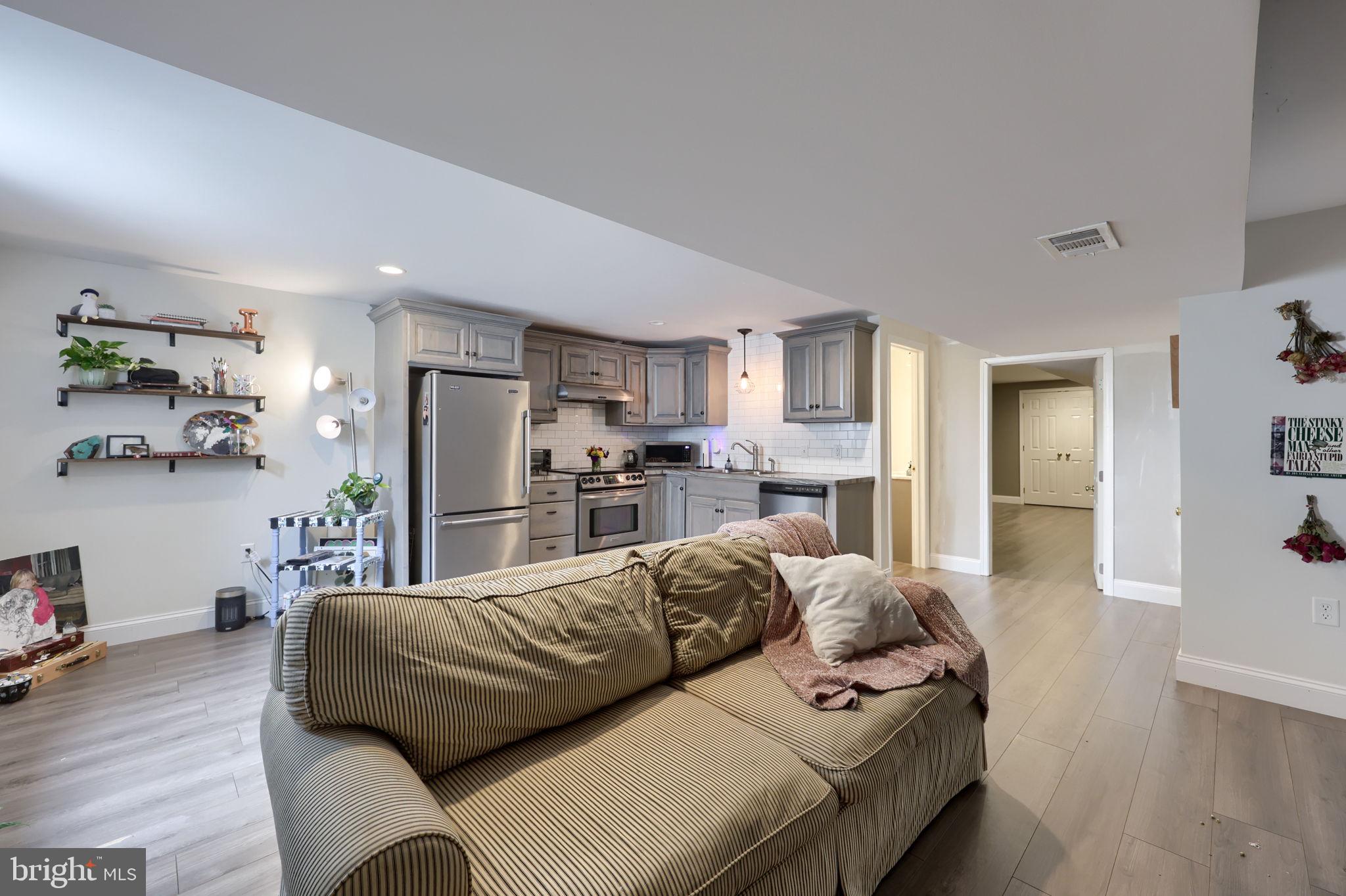 COUNTRY MILLS - Residential