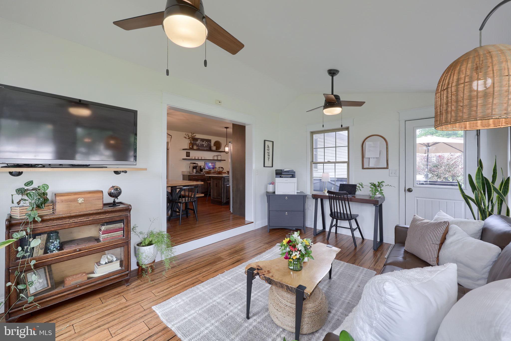 COUNTRY MILLS - Residential