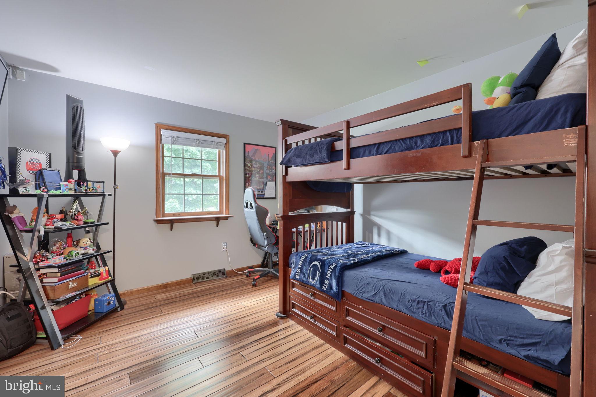 COUNTRY MILLS - Residential