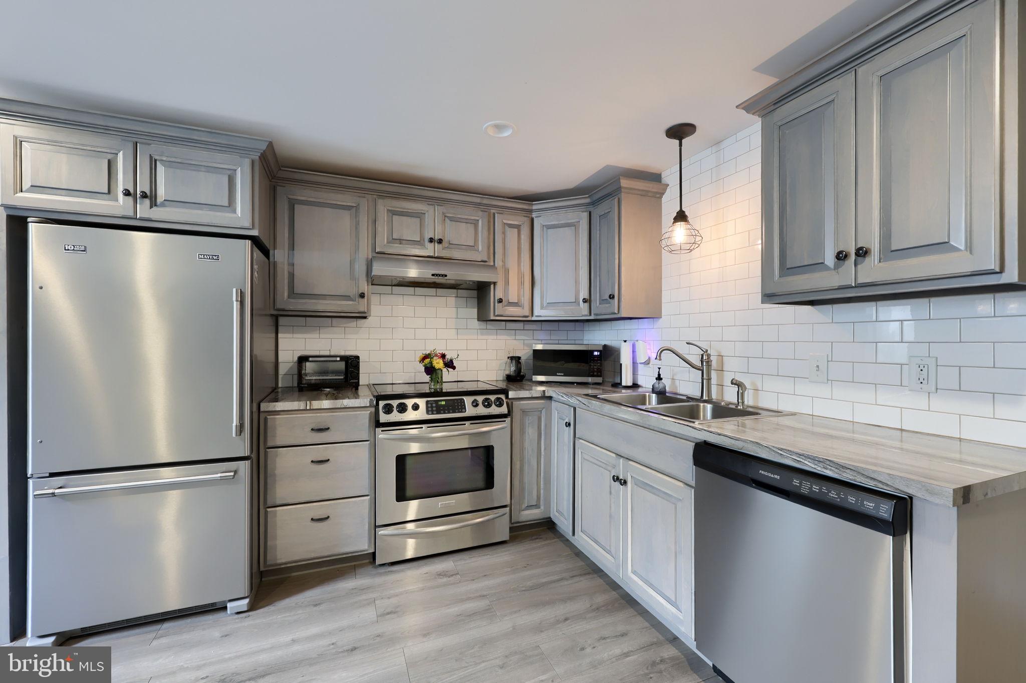 COUNTRY MILLS - Residential