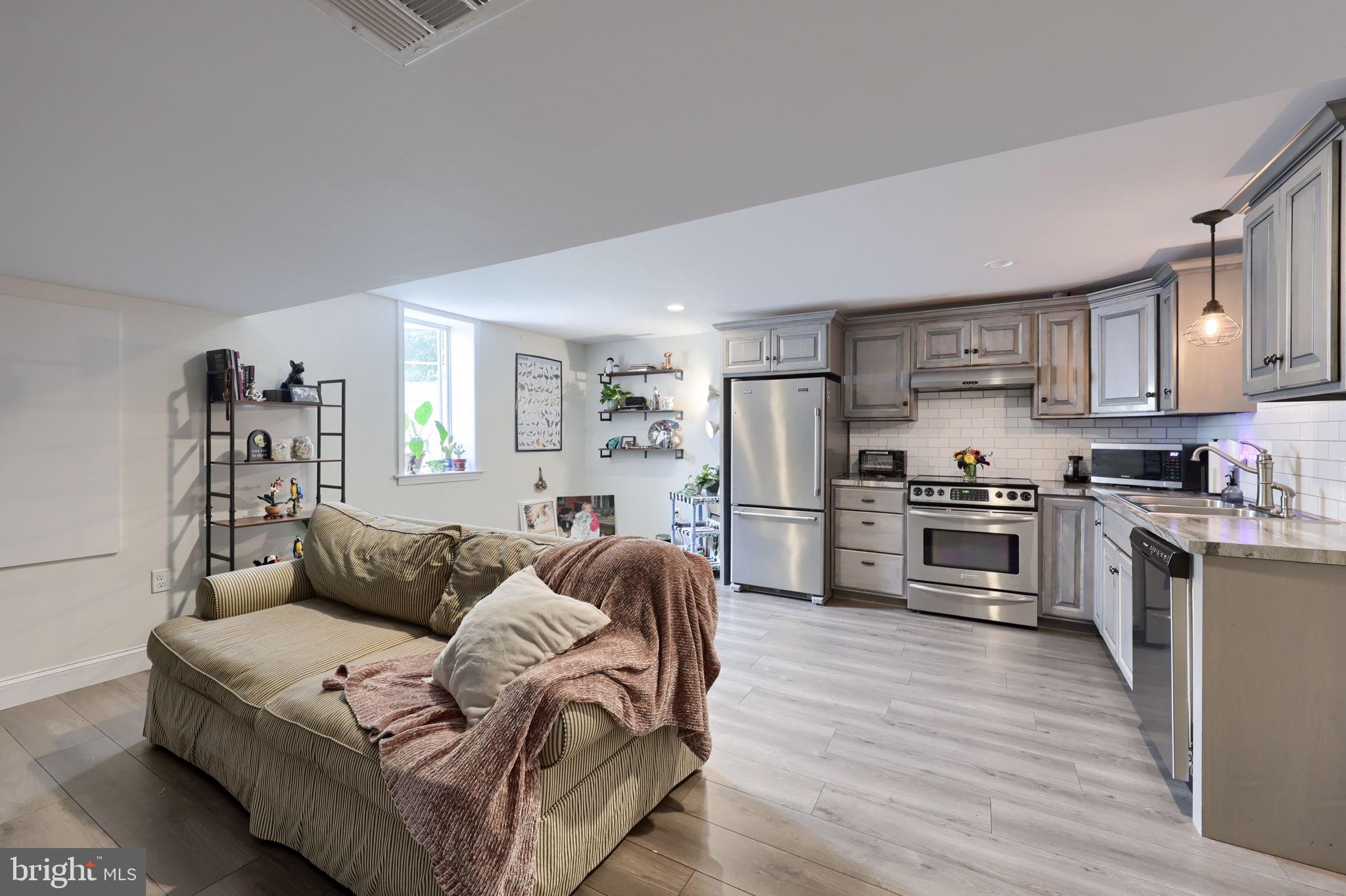 COUNTRY MILLS - Residential