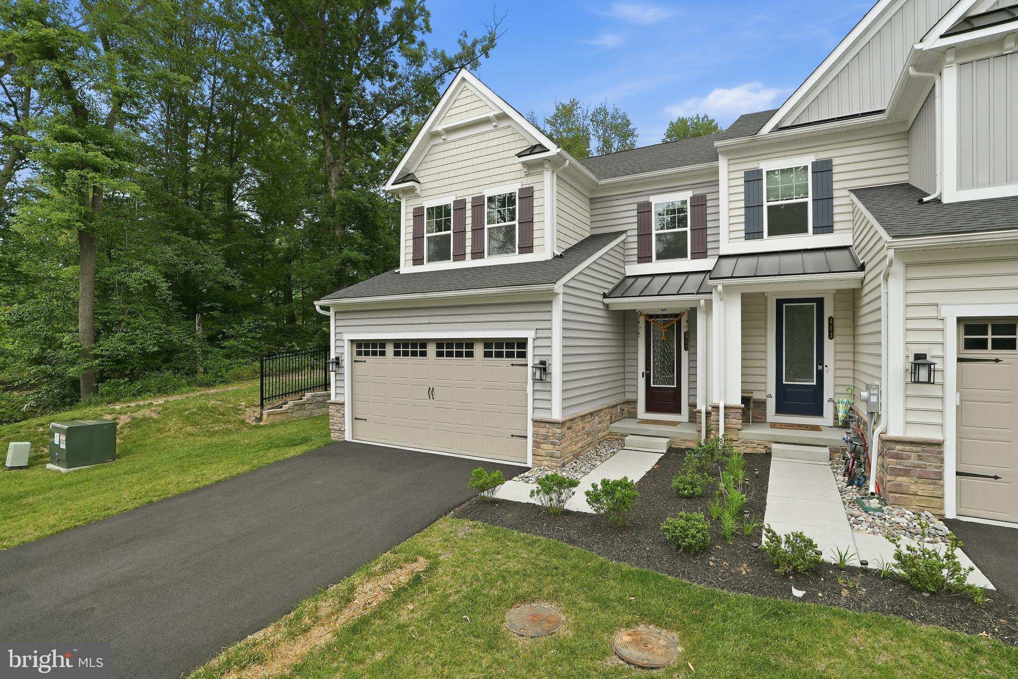 PONDS EDGE - Residential