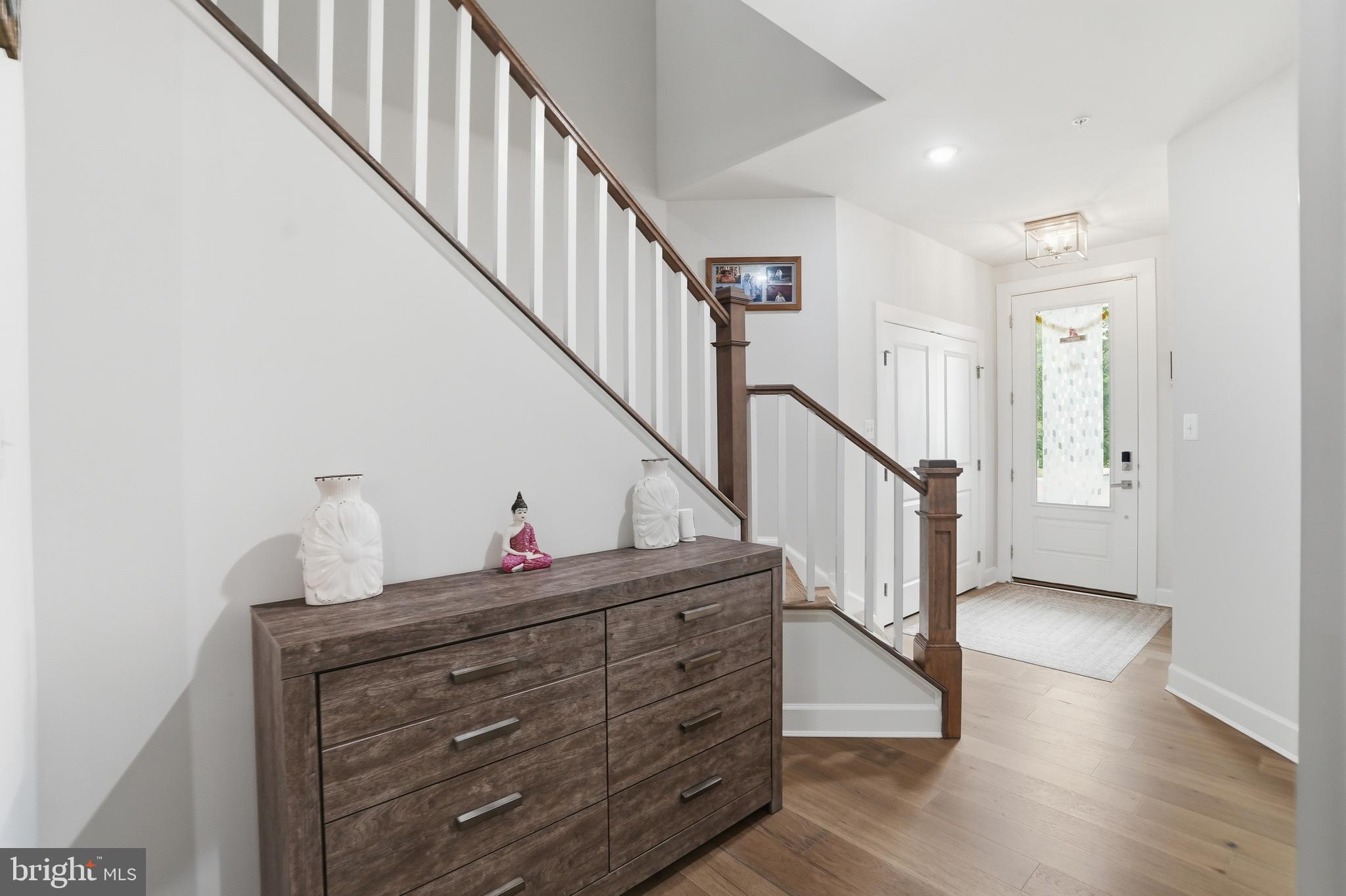 PONDS EDGE - Residential