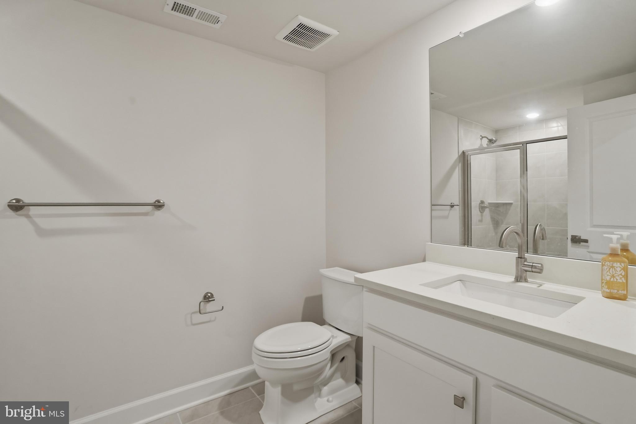 PONDS EDGE - Residential