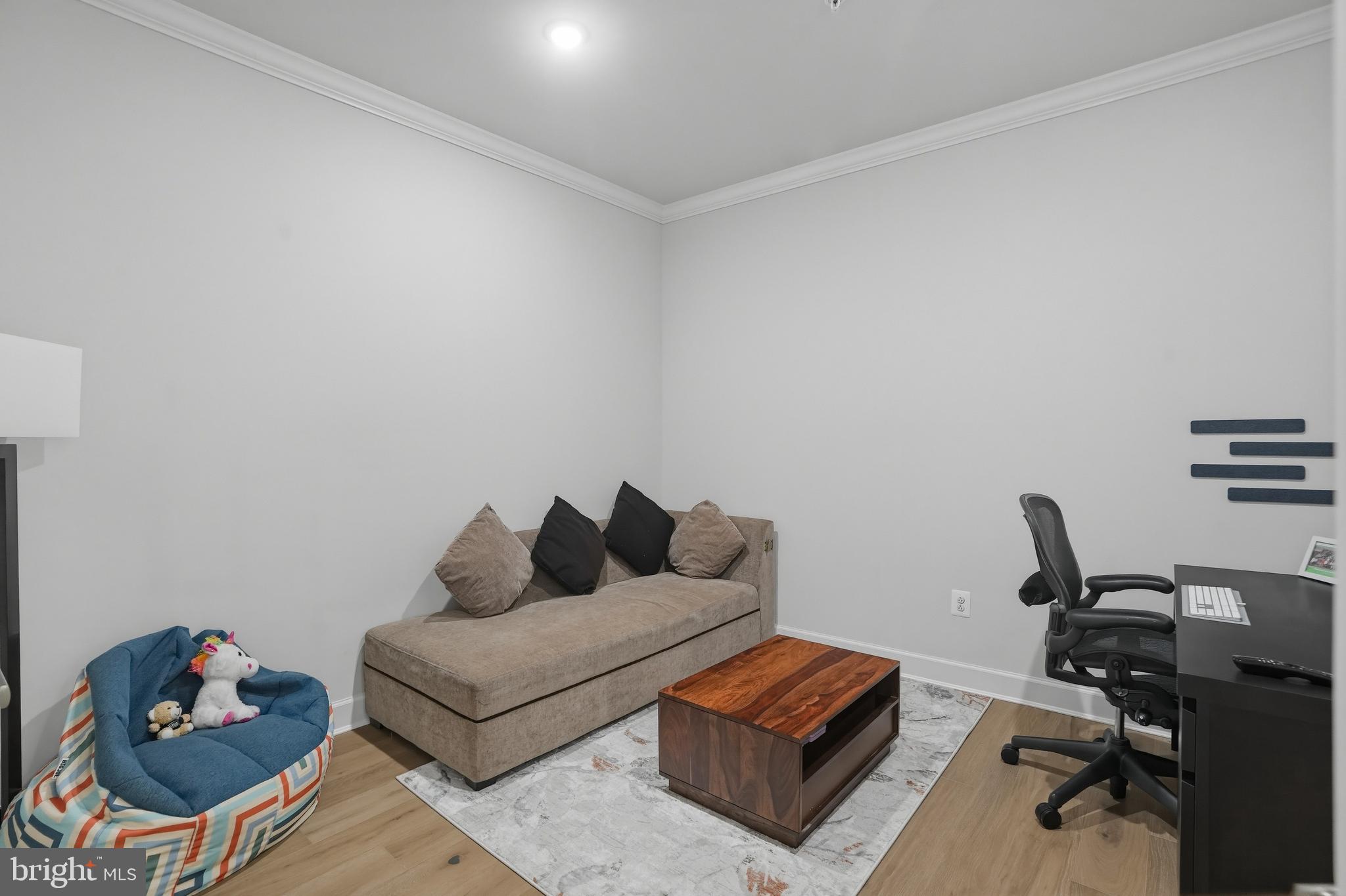 PONDS EDGE - Residential
