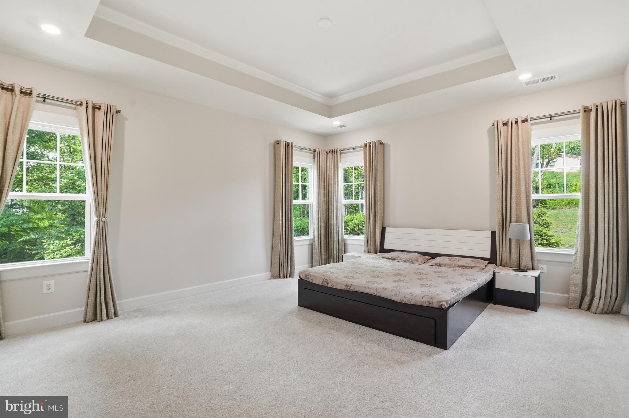 PONDS EDGE - Residential