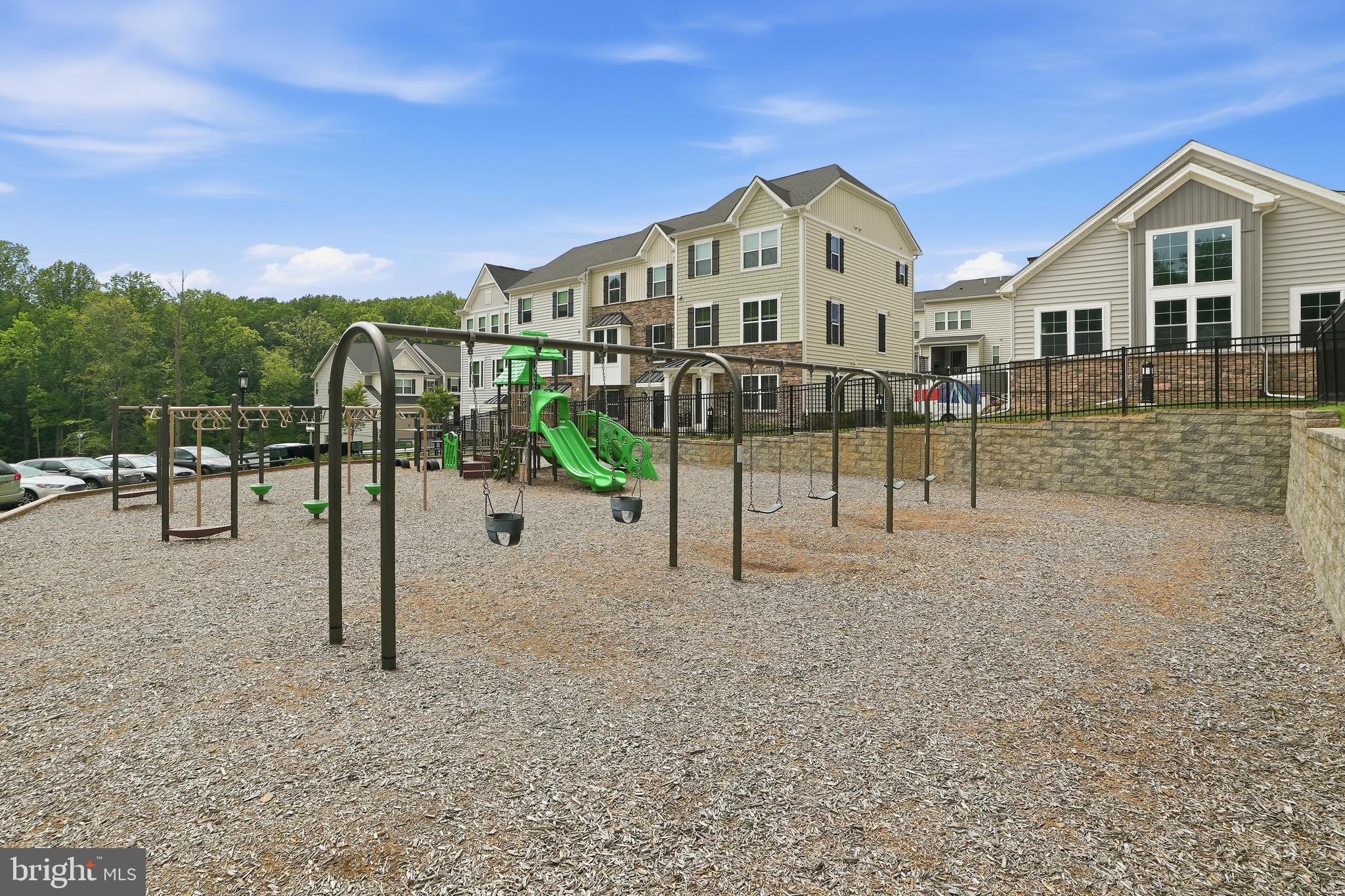 PONDS EDGE - Residential