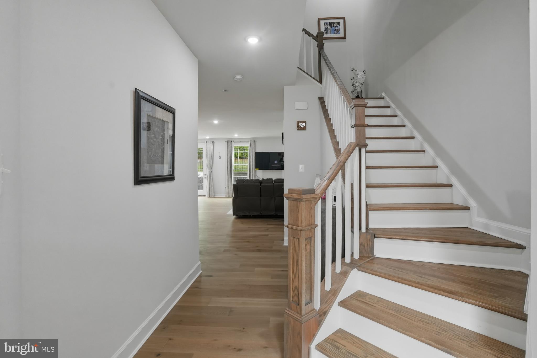 PONDS EDGE - Residential