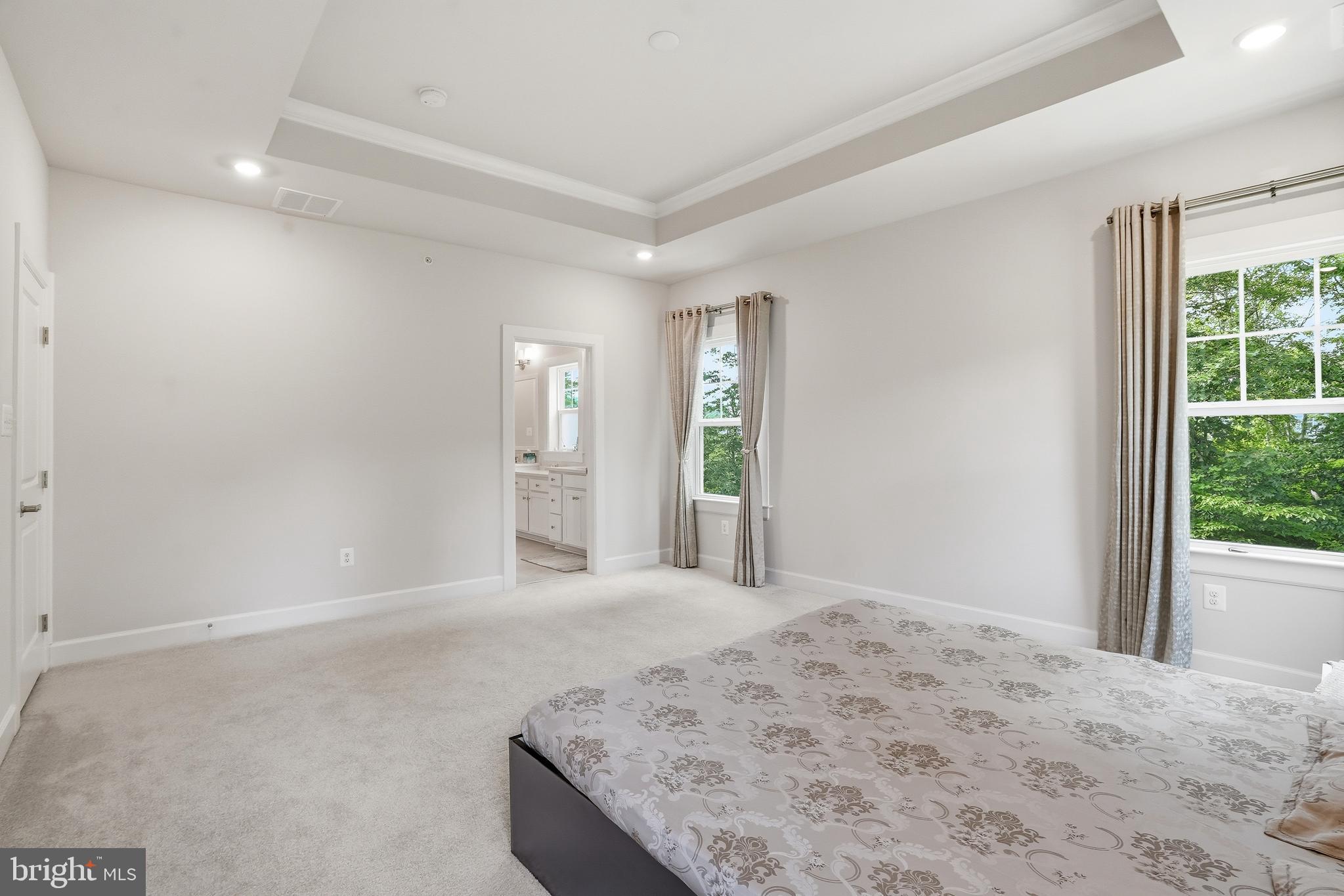 PONDS EDGE - Residential