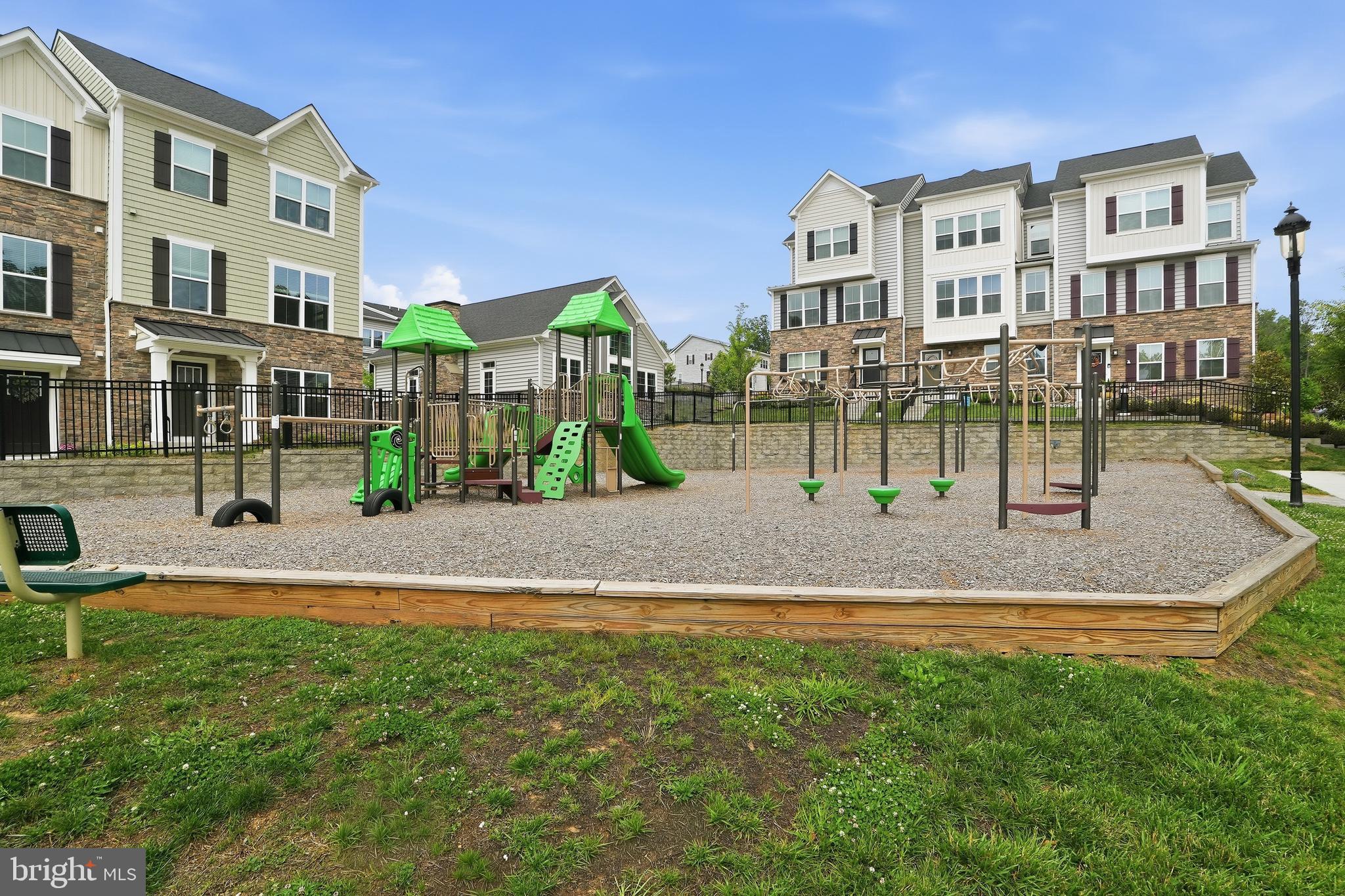 PONDS EDGE - Residential