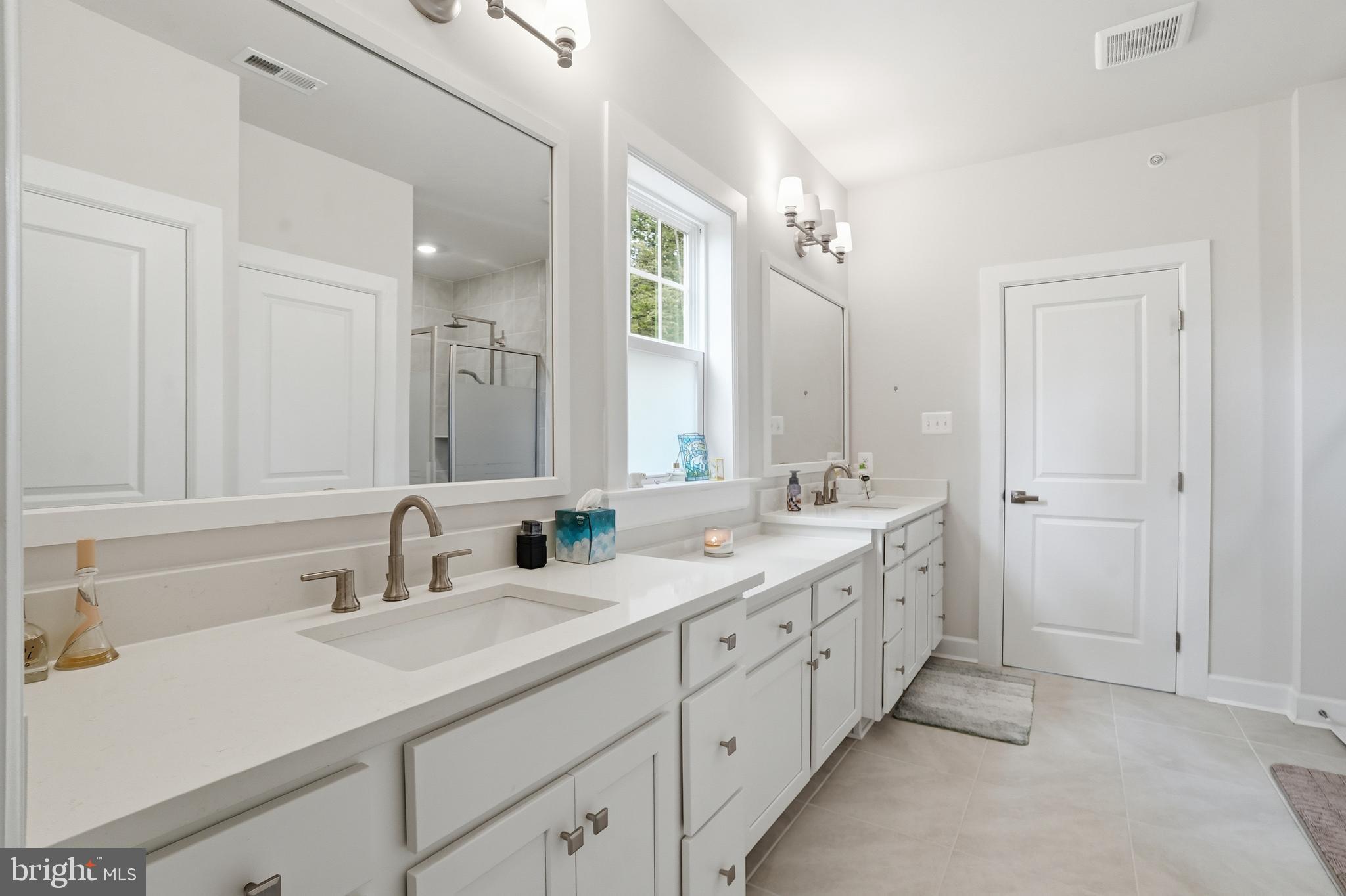 PONDS EDGE - Residential
