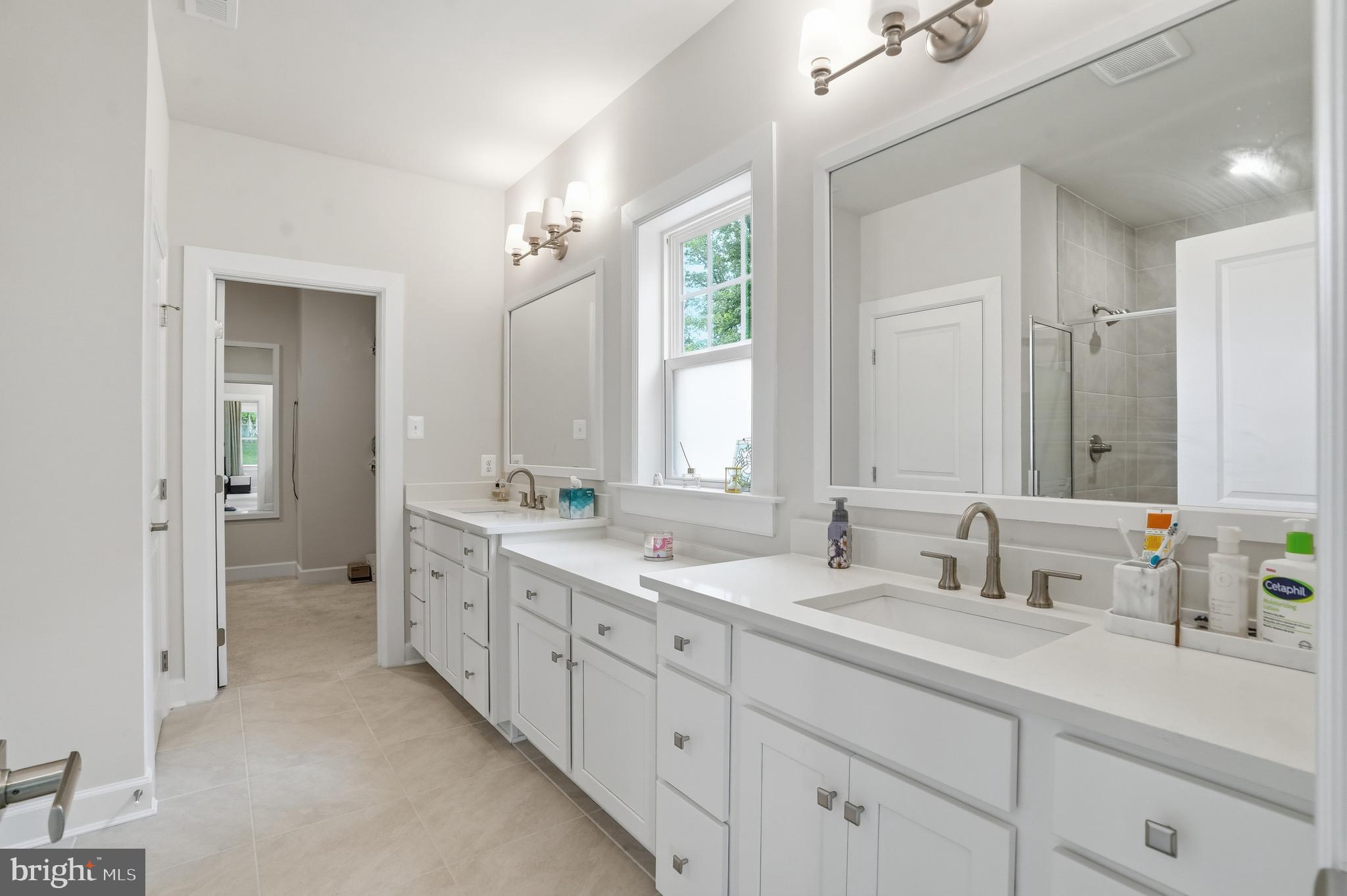 PONDS EDGE - Residential