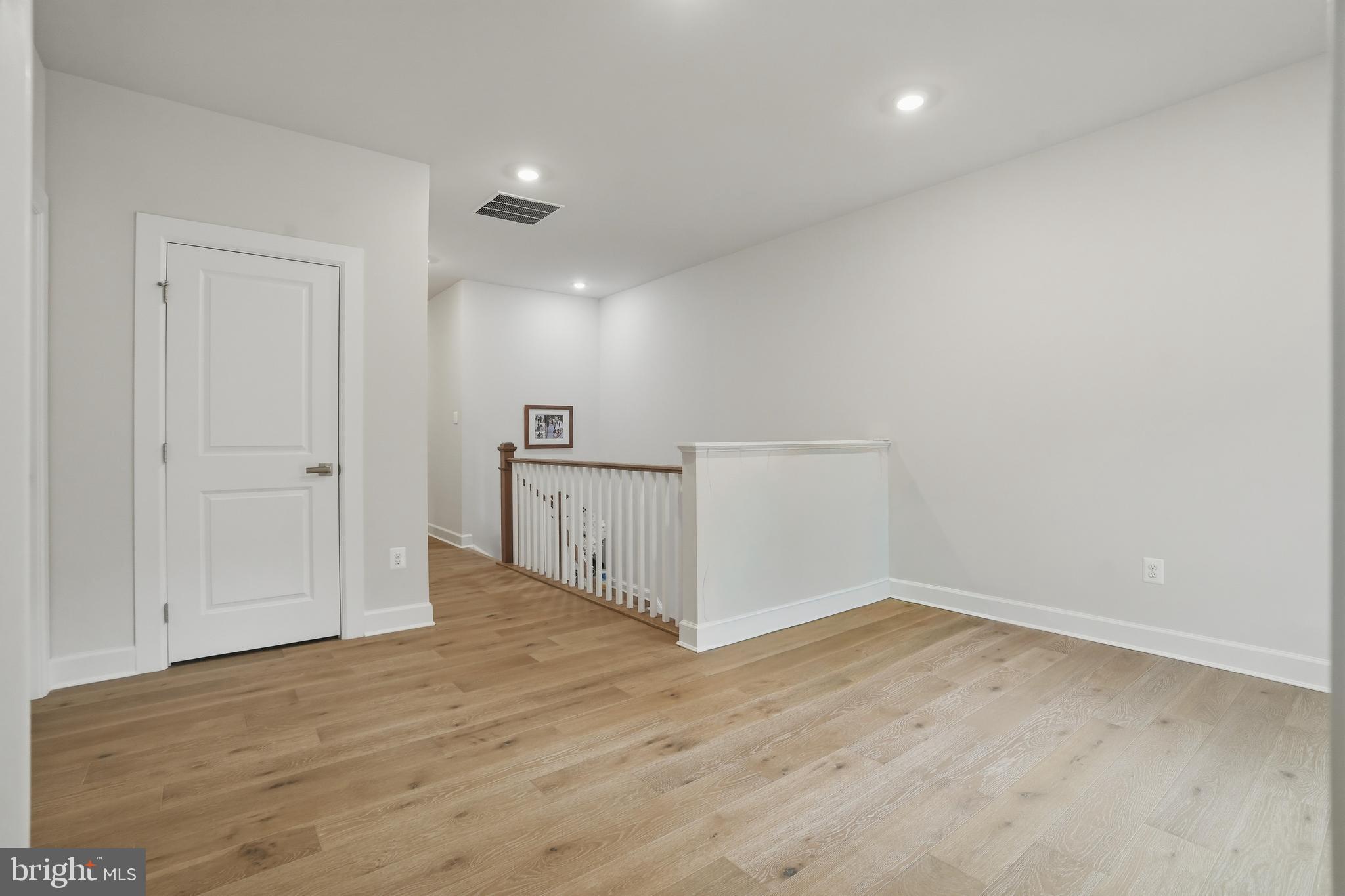 PONDS EDGE - Residential