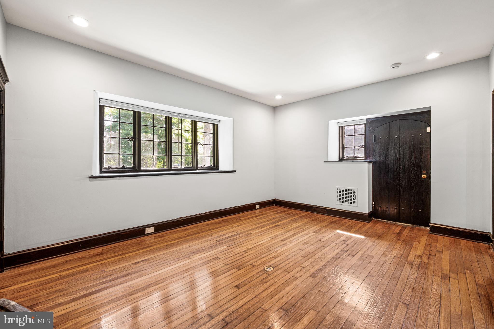 GERMANTOWN (EAST) - Residential