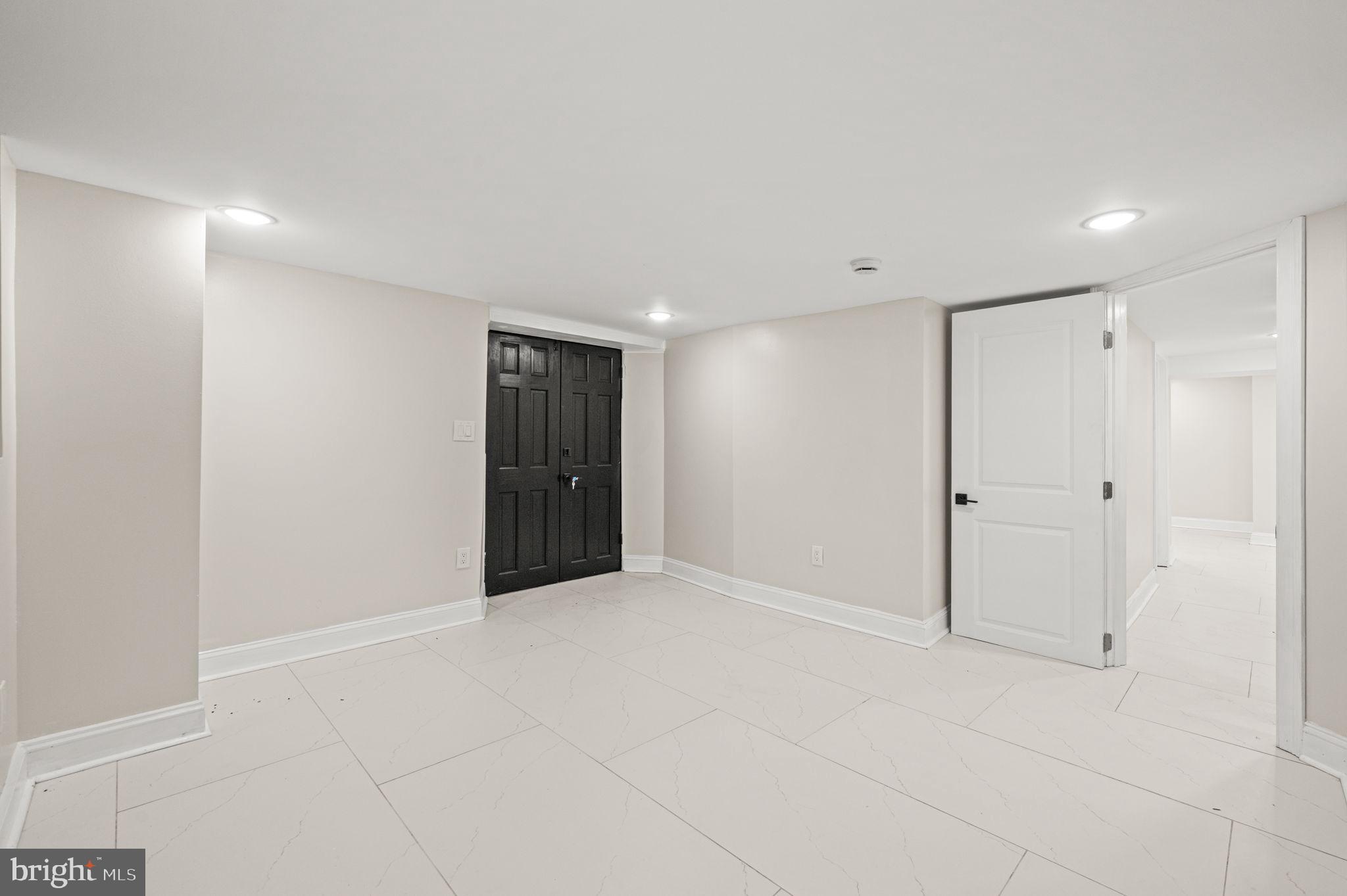GERMANTOWN (EAST) - Residential