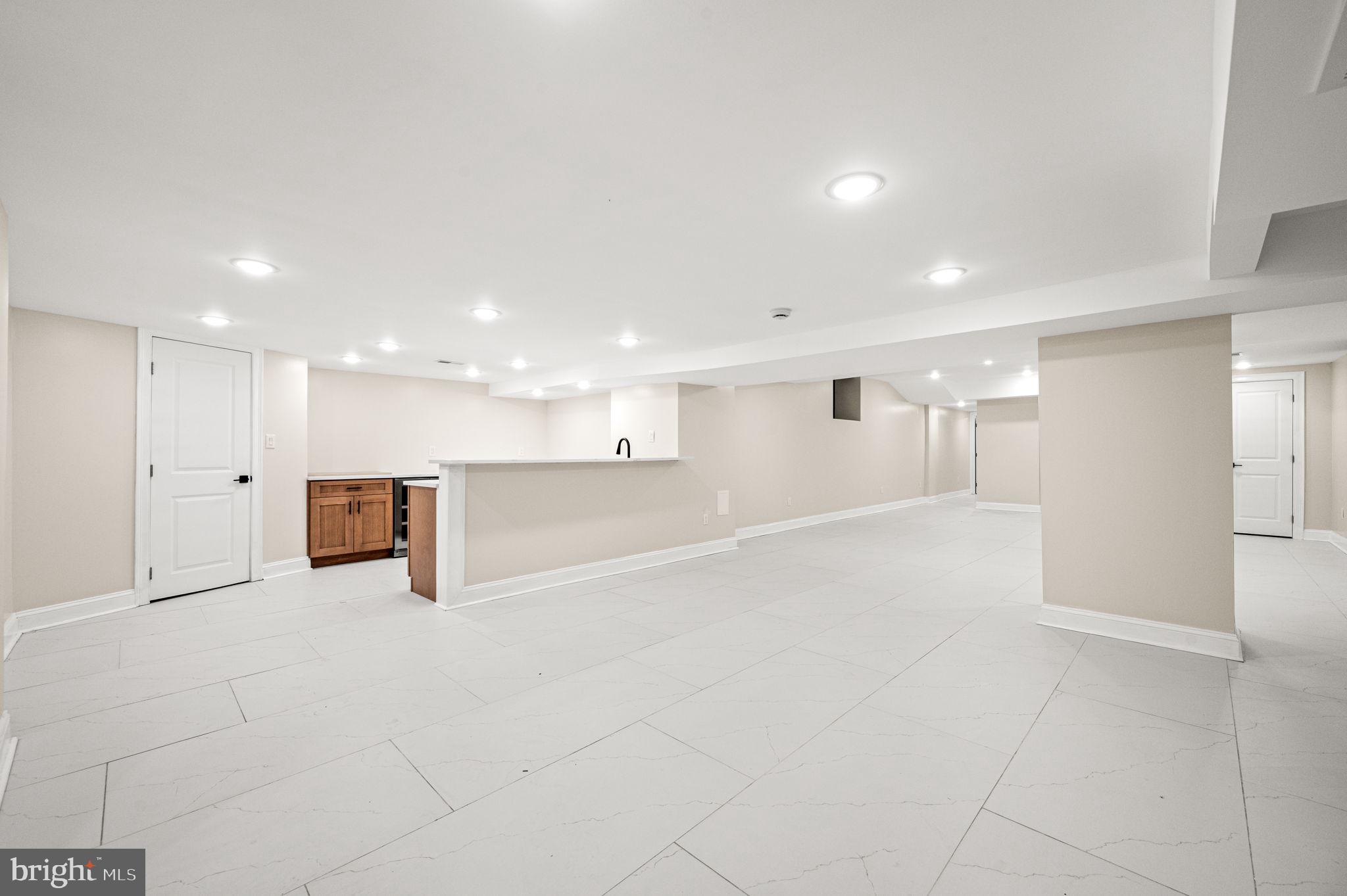 GERMANTOWN (EAST) - Residential