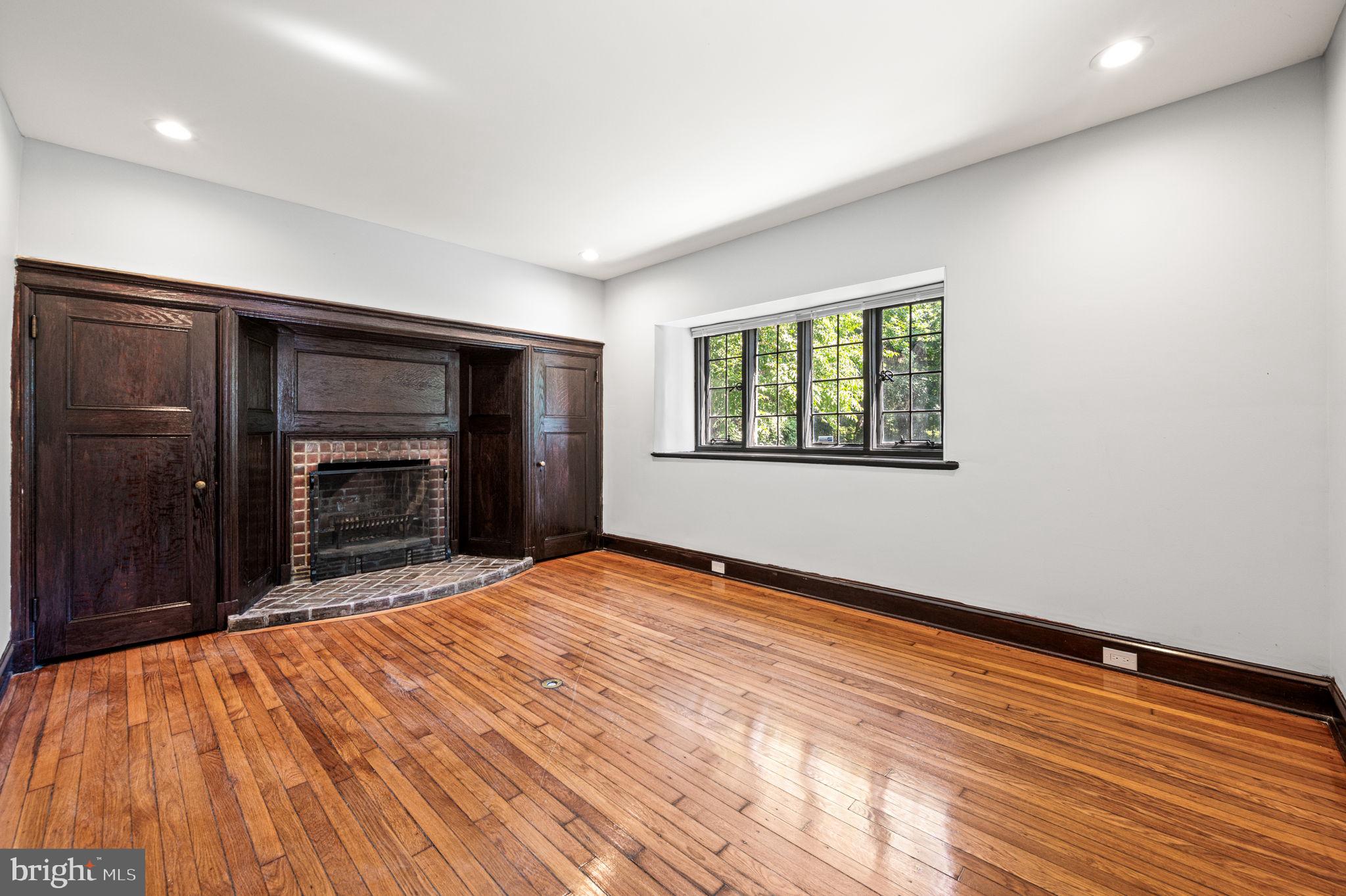 GERMANTOWN (EAST) - Residential