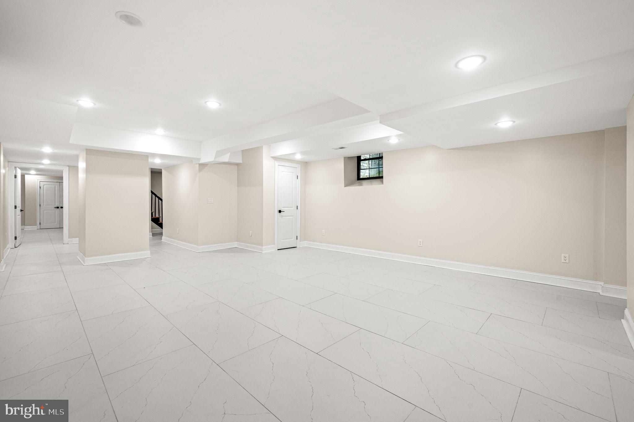 GERMANTOWN (EAST) - Residential