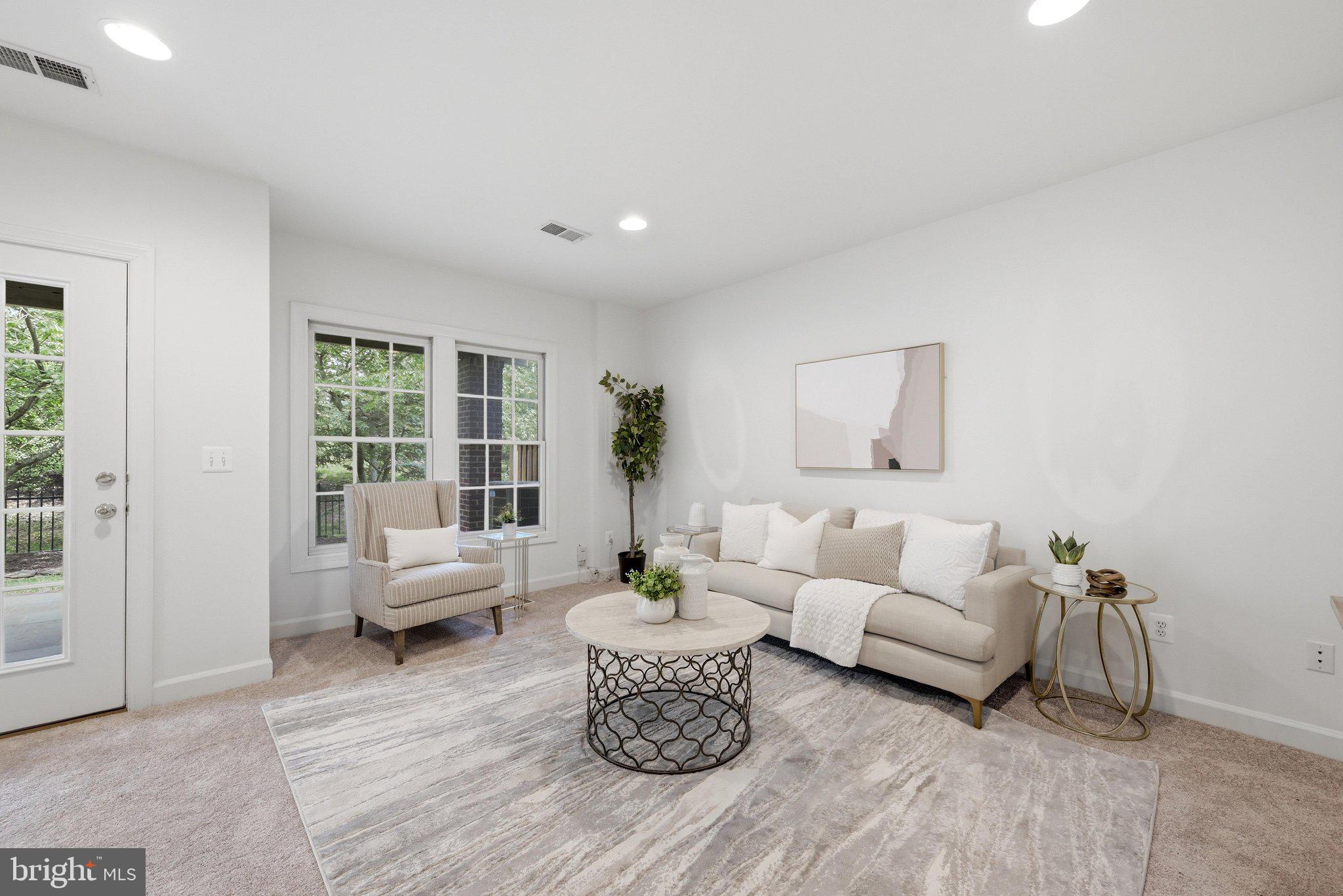 RIVER CREEK - Residential