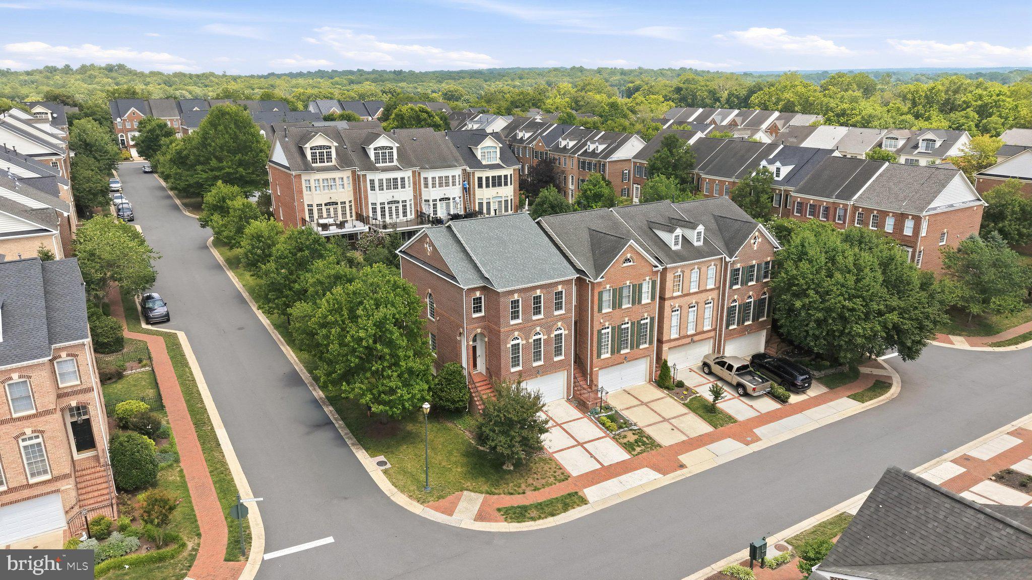 RIVER CREEK - Residential