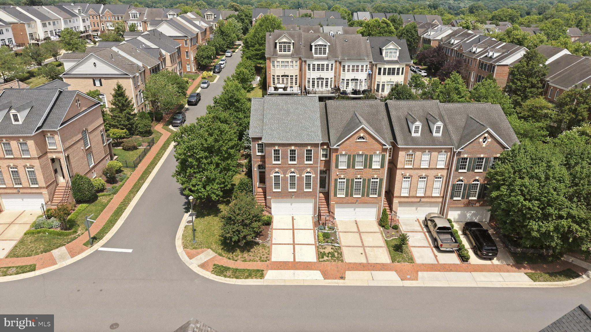 RIVER CREEK - Residential
