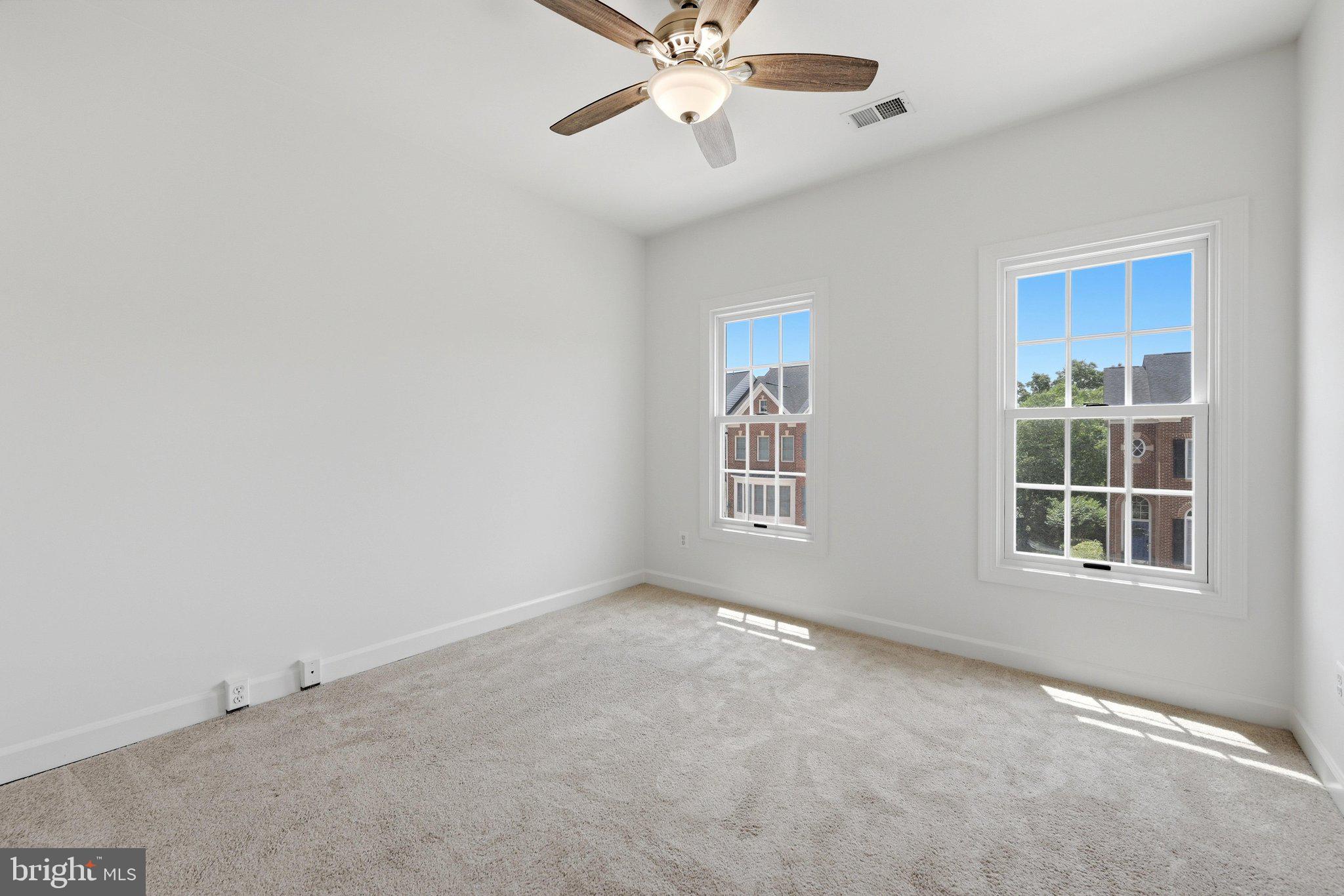 RIVER CREEK - Residential