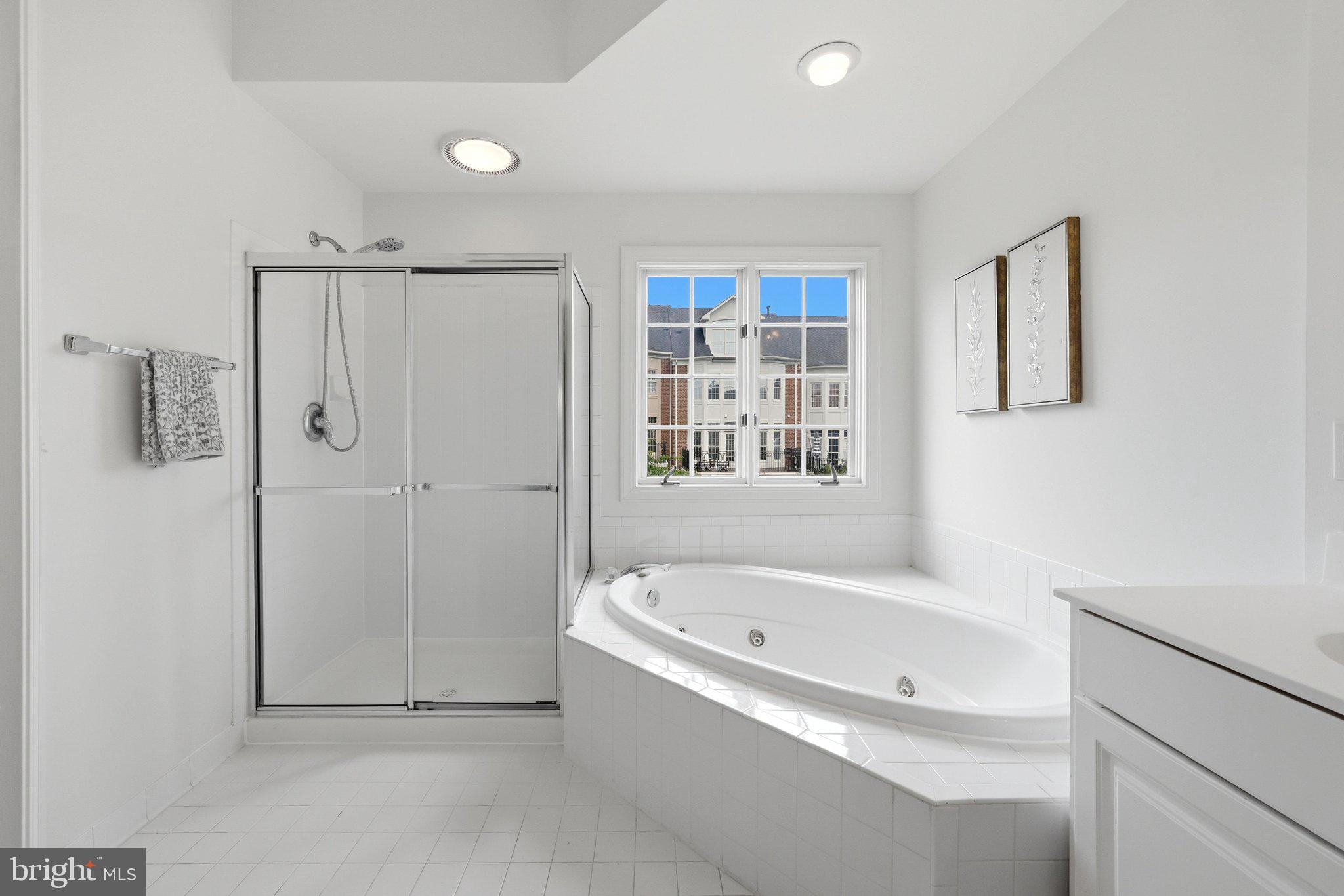 RIVER CREEK - Residential