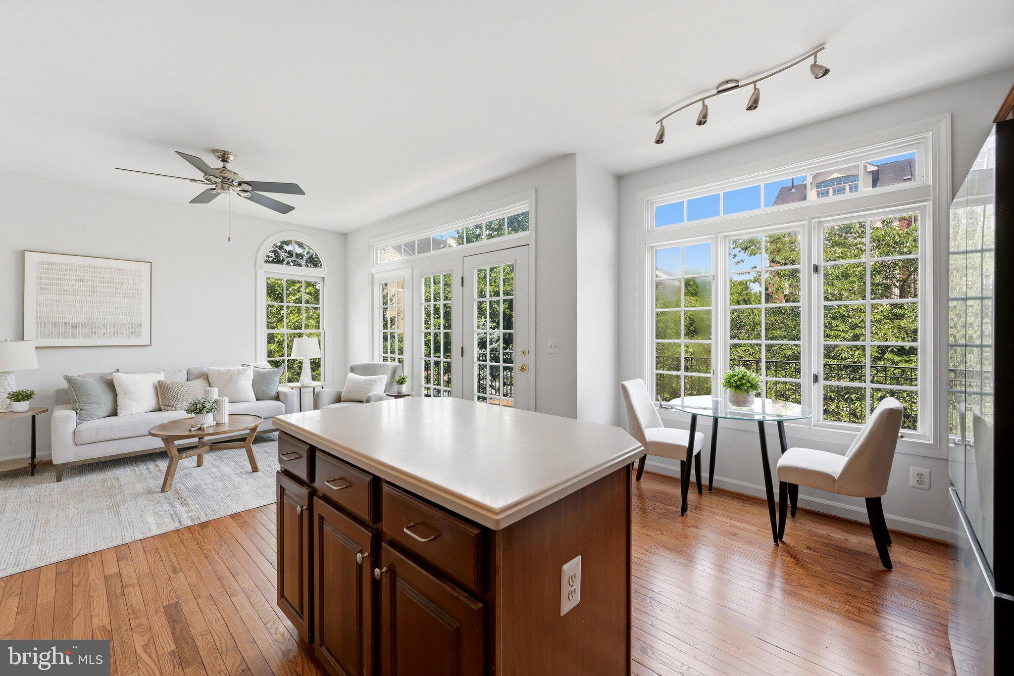 RIVER CREEK - Residential
