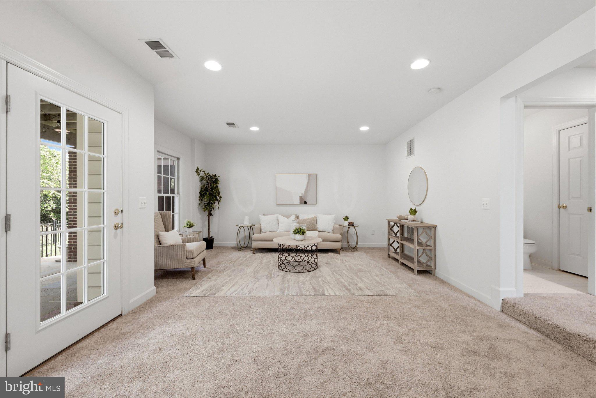 RIVER CREEK - Residential