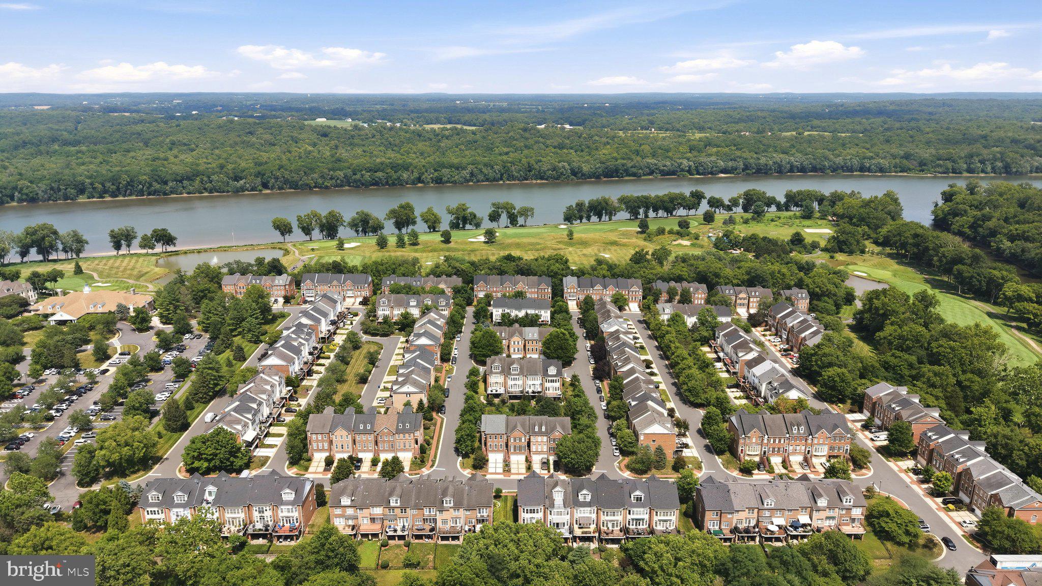 RIVER CREEK - Residential