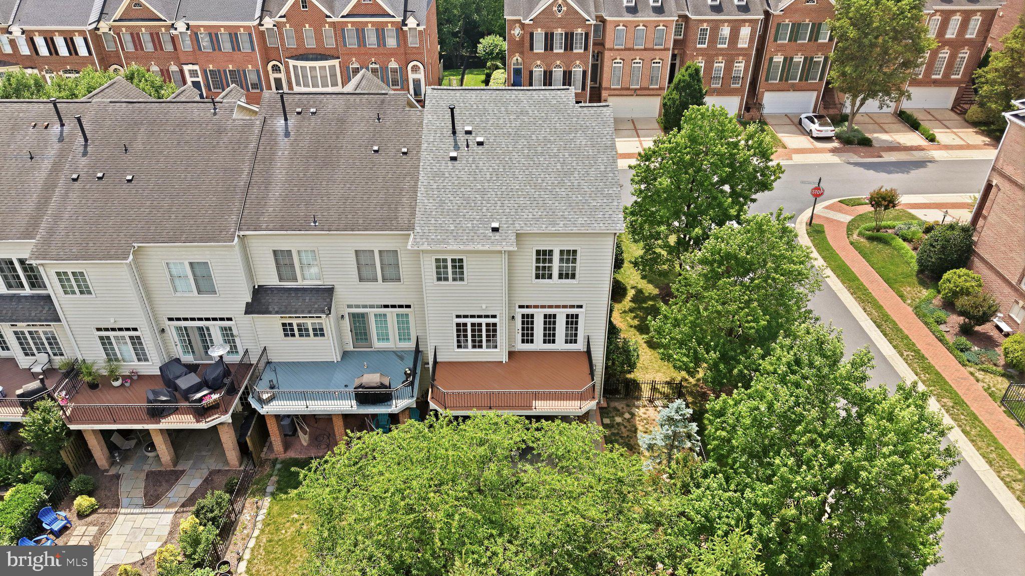 RIVER CREEK - Residential