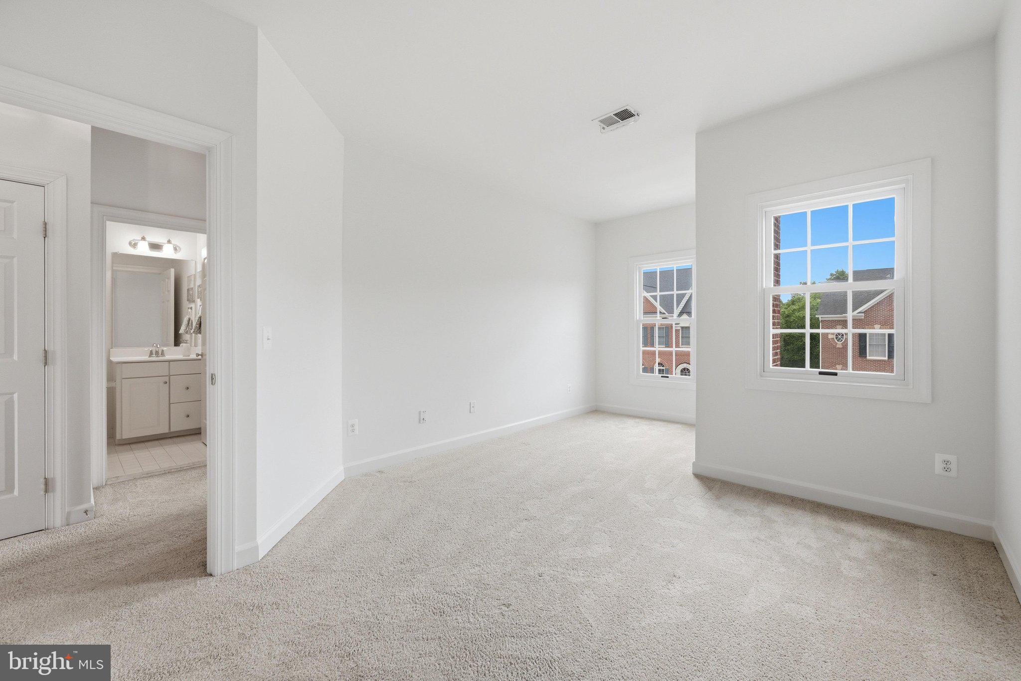 RIVER CREEK - Residential