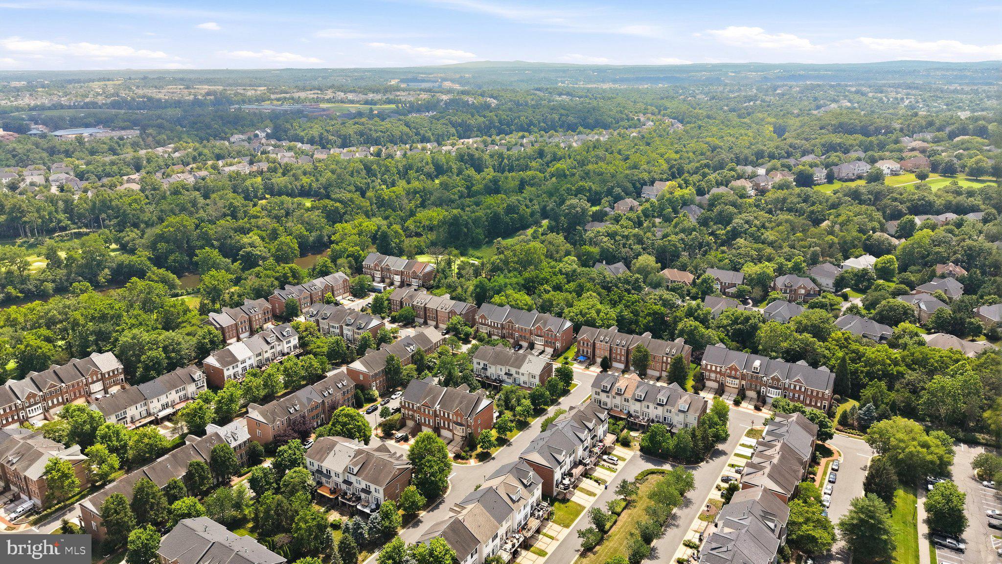RIVER CREEK - Residential