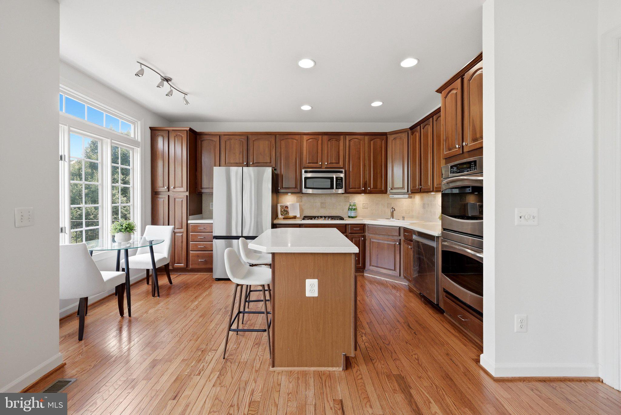 RIVER CREEK - Residential