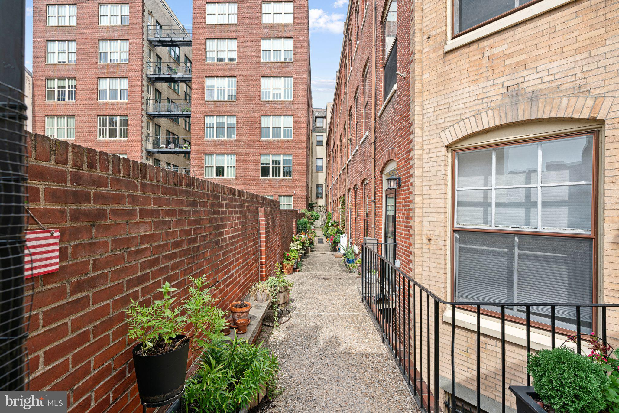 SOCIETY HILL - Residential