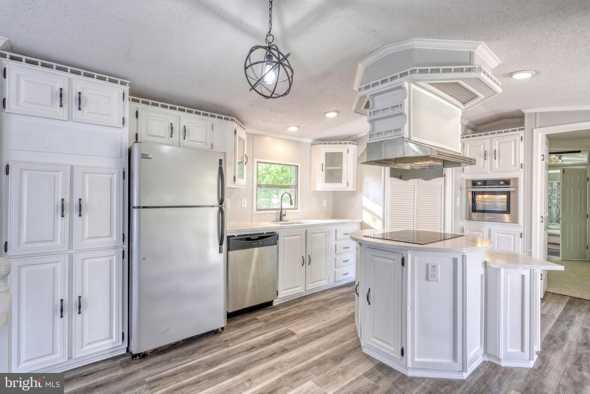 APPLEVILLE WEST - Residential