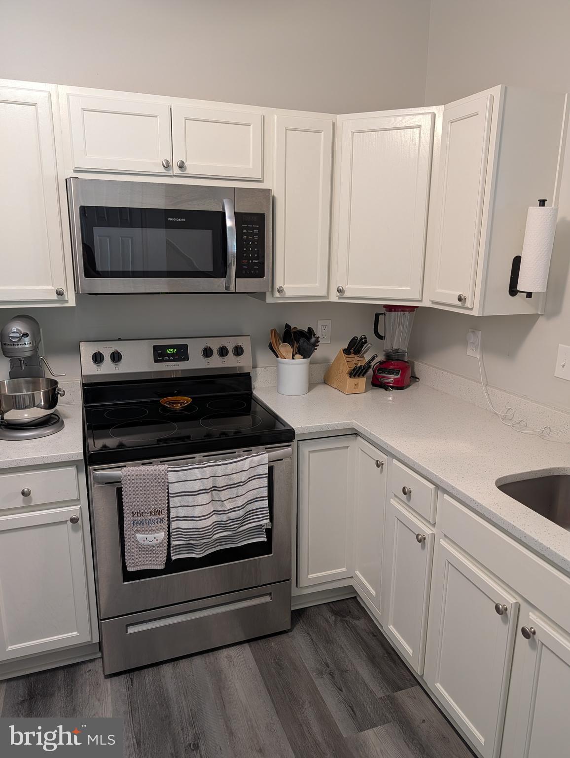 SEVEN OAKS - Residential