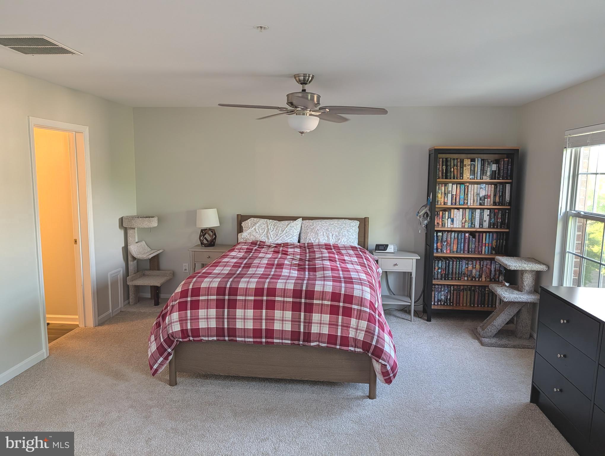 SEVEN OAKS - Residential