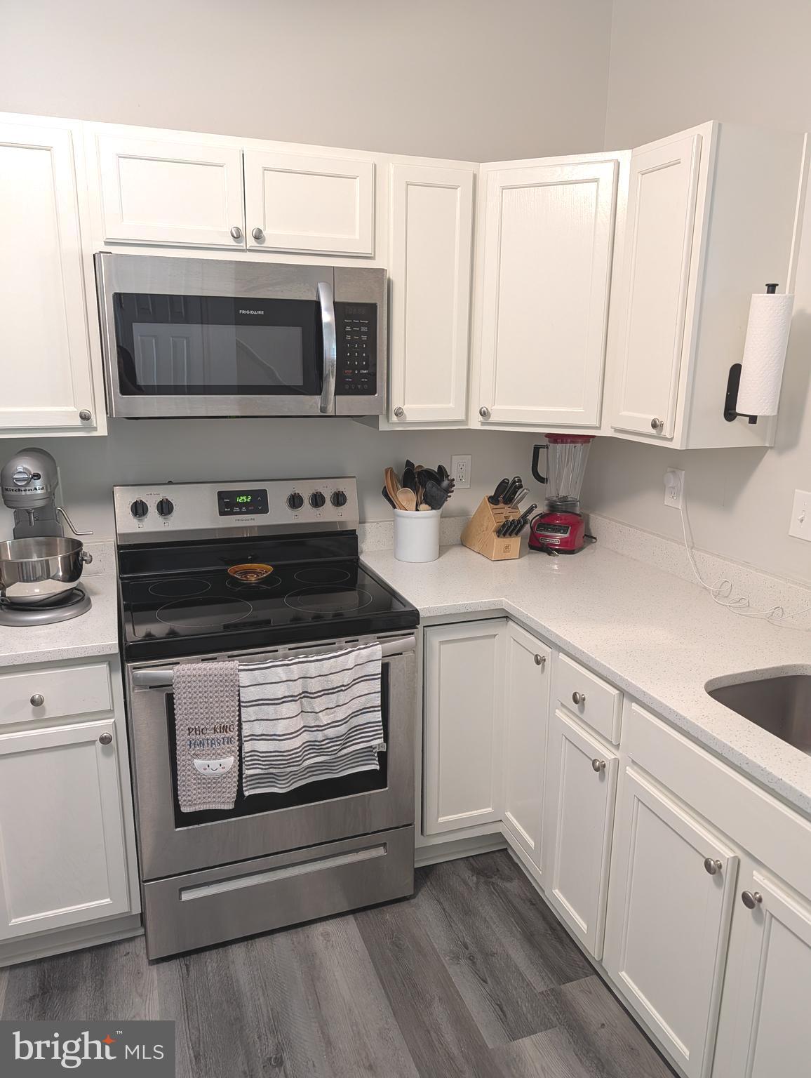 SEVEN OAKS - Residential