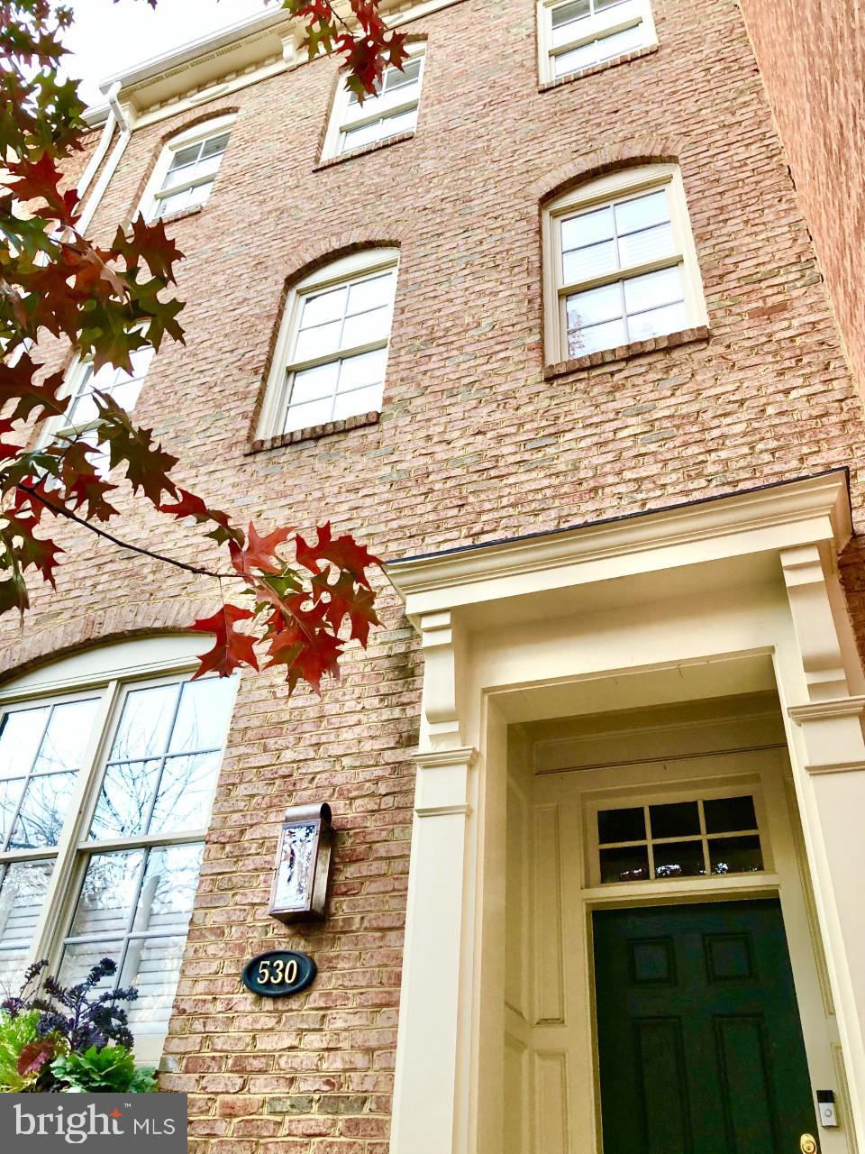 OLD TOWN ALEXANDRIA - Residential