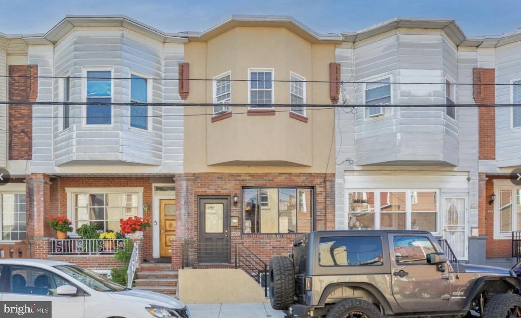GIRARD ESTATES - Residential